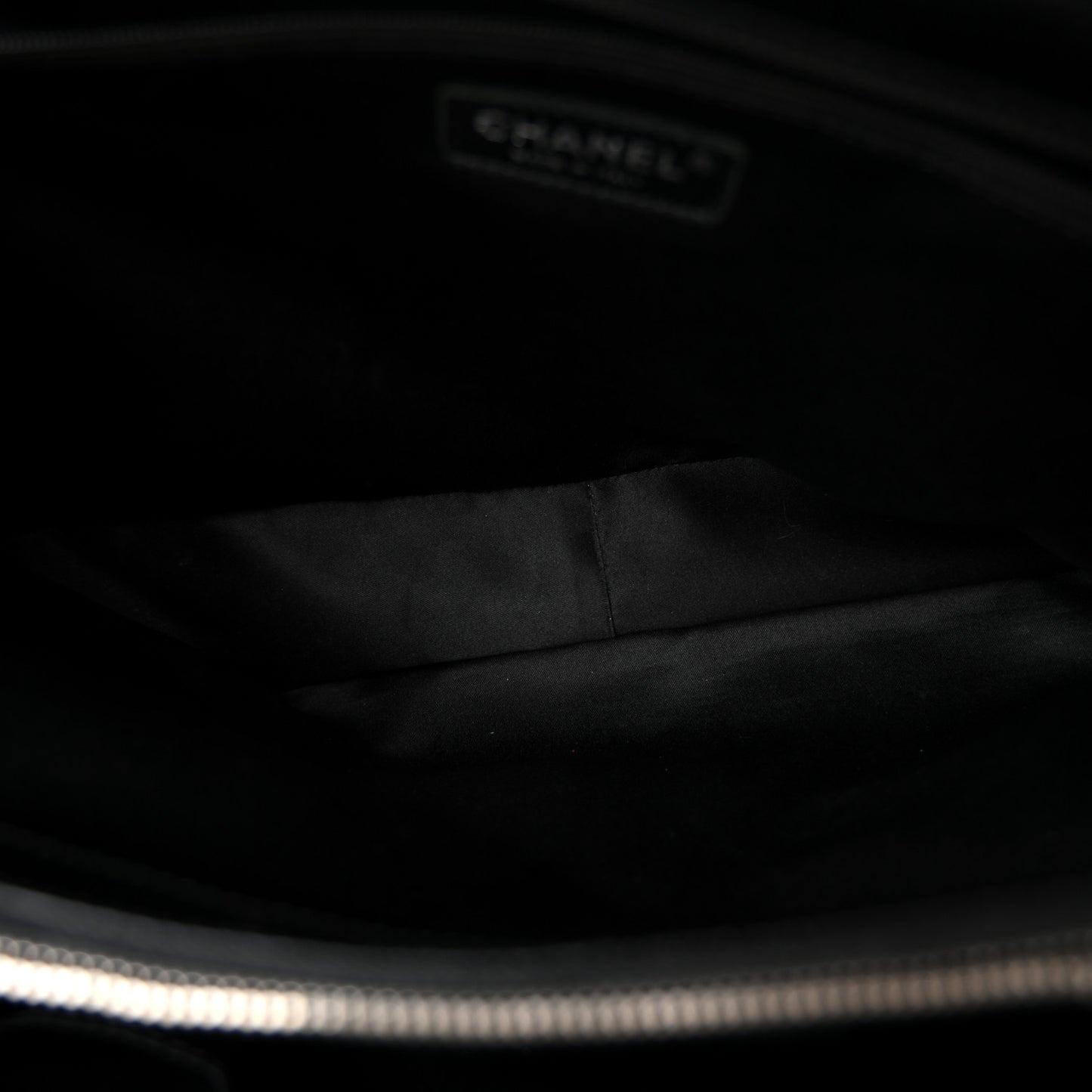Caviar Quilted XL Grand Shopping Tote GST Black