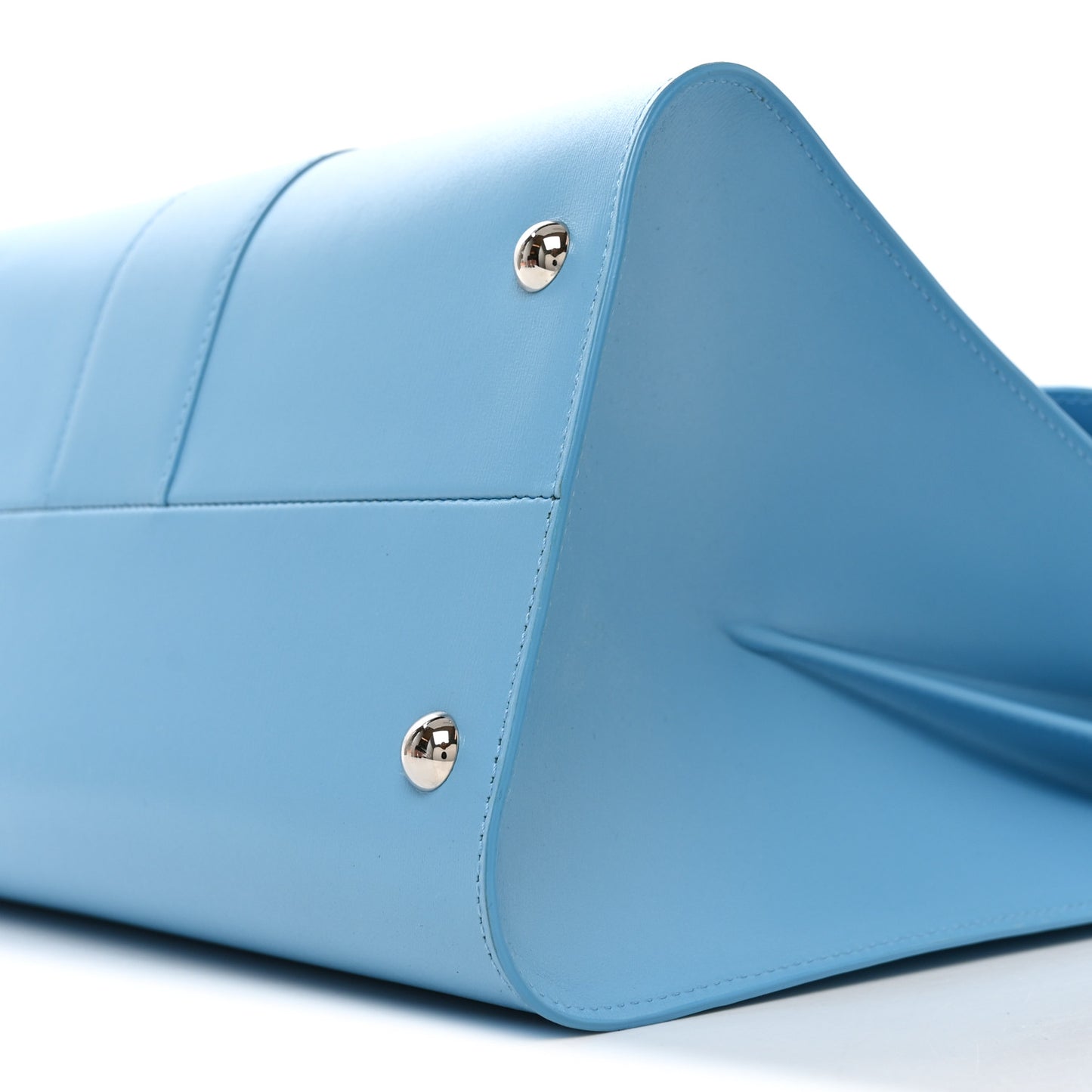 Box Calfskin MM L'Humour Brillant Satchel Ciel