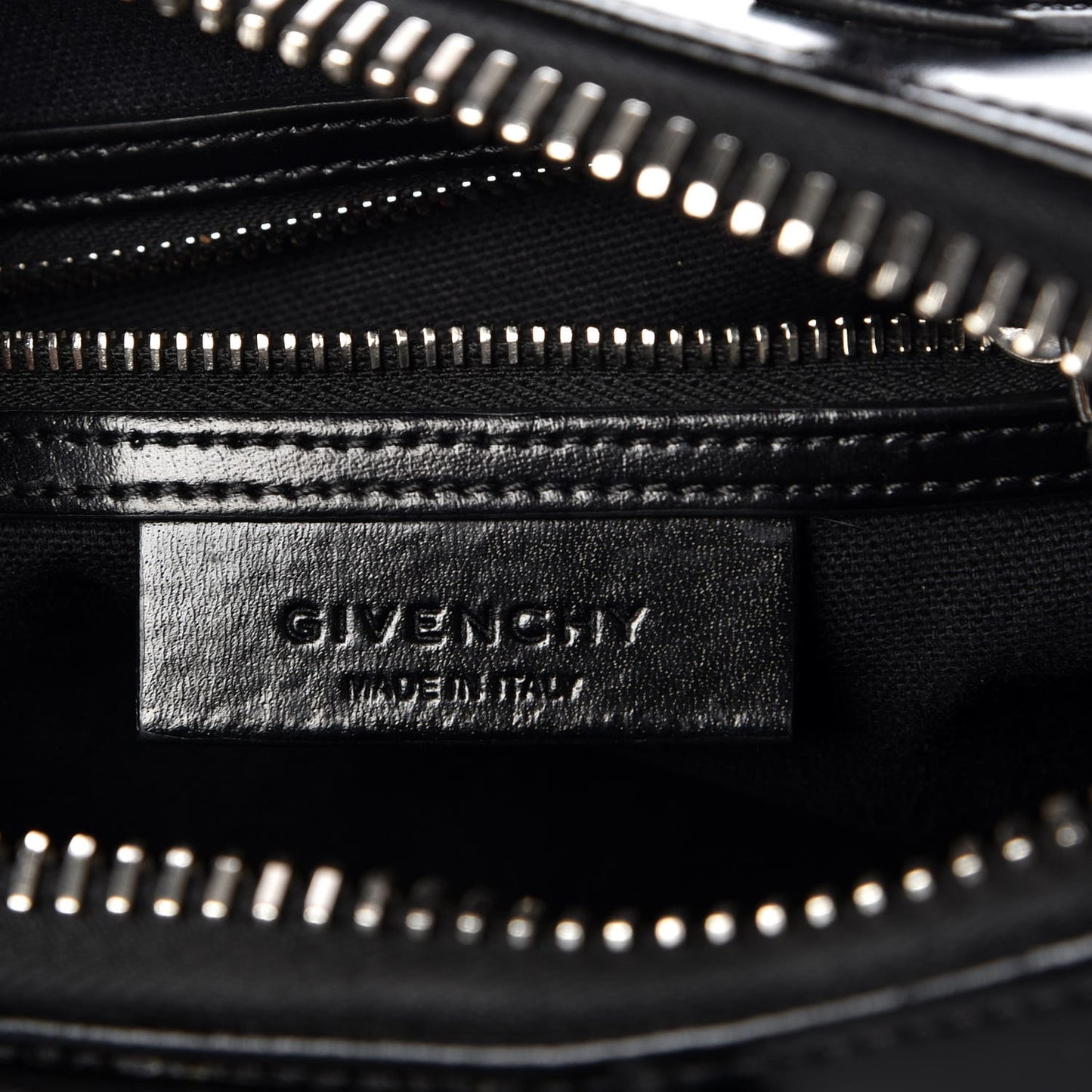 Shiny Lord Calfskin Mini Antigona Black