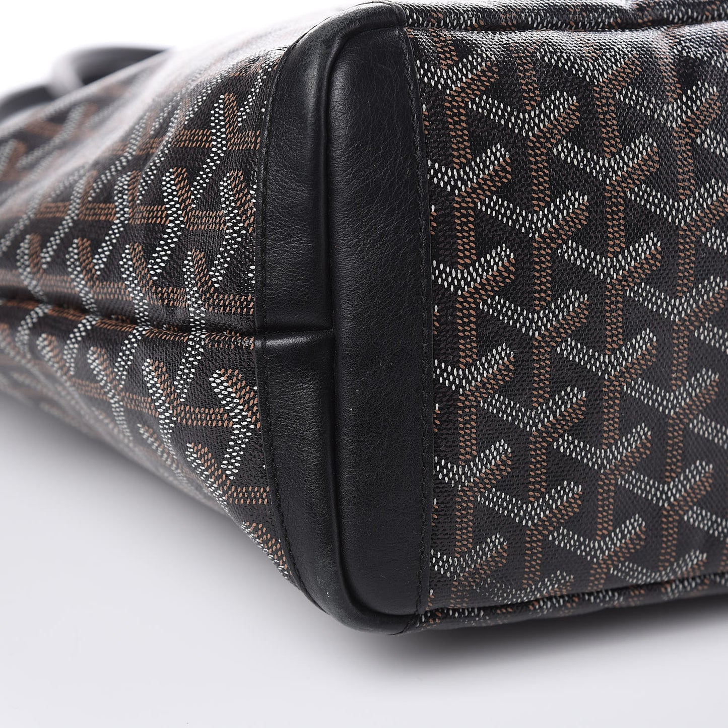 Goyardine Artois PM Black