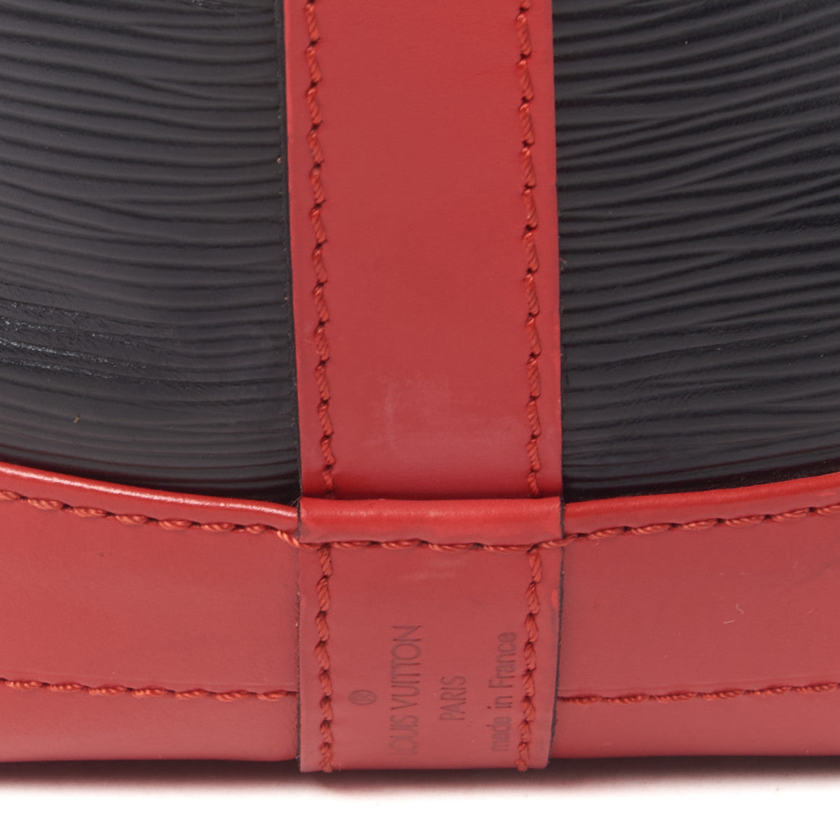 Louis Vuitton Epi Bi-Color Noe Castillan Red Black 8 of 8