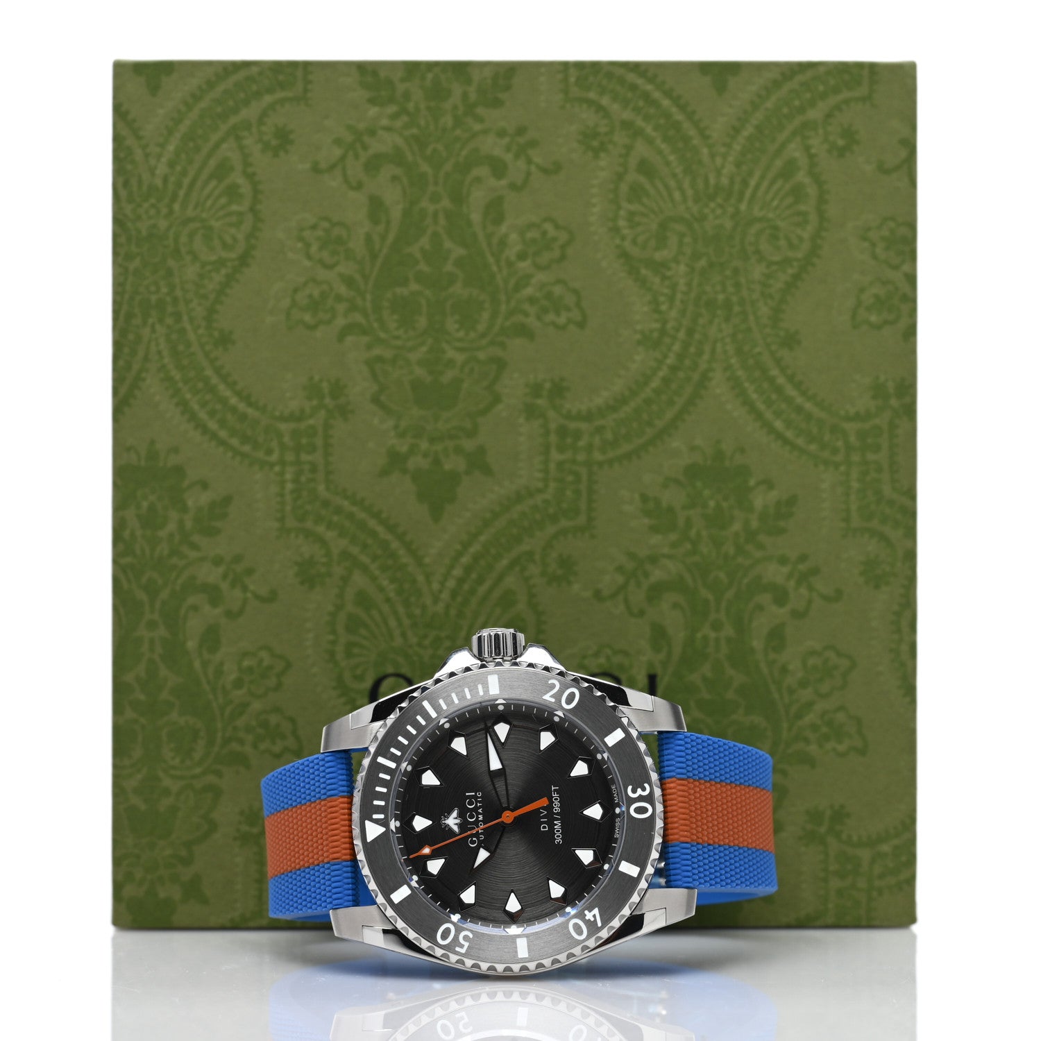 Gucci Stainless Steel Fabric 40mm Dive Automatic Watch Grey 5 of 5