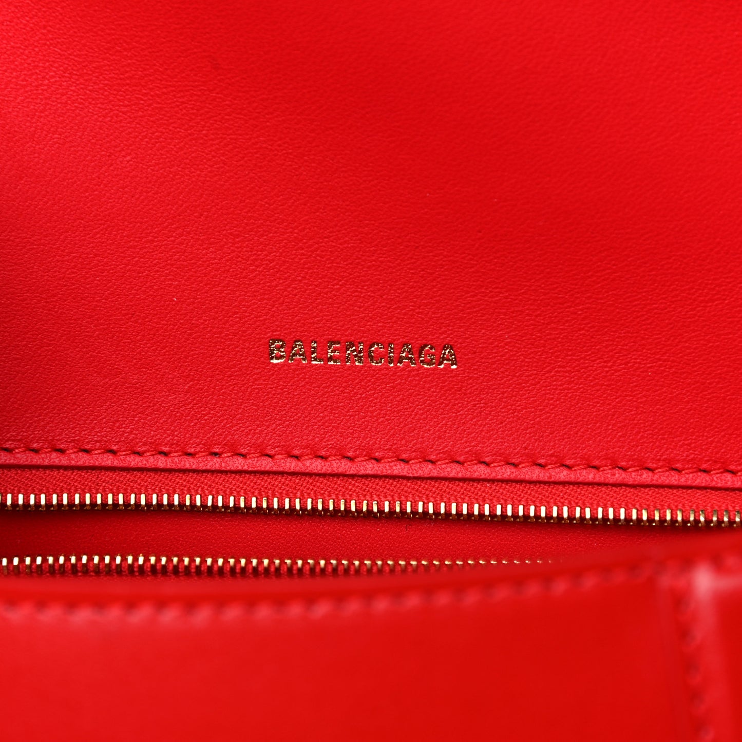 Shiny Box Calfskin Tonal B Small Hourglass Top Handle Bag Bright Red
