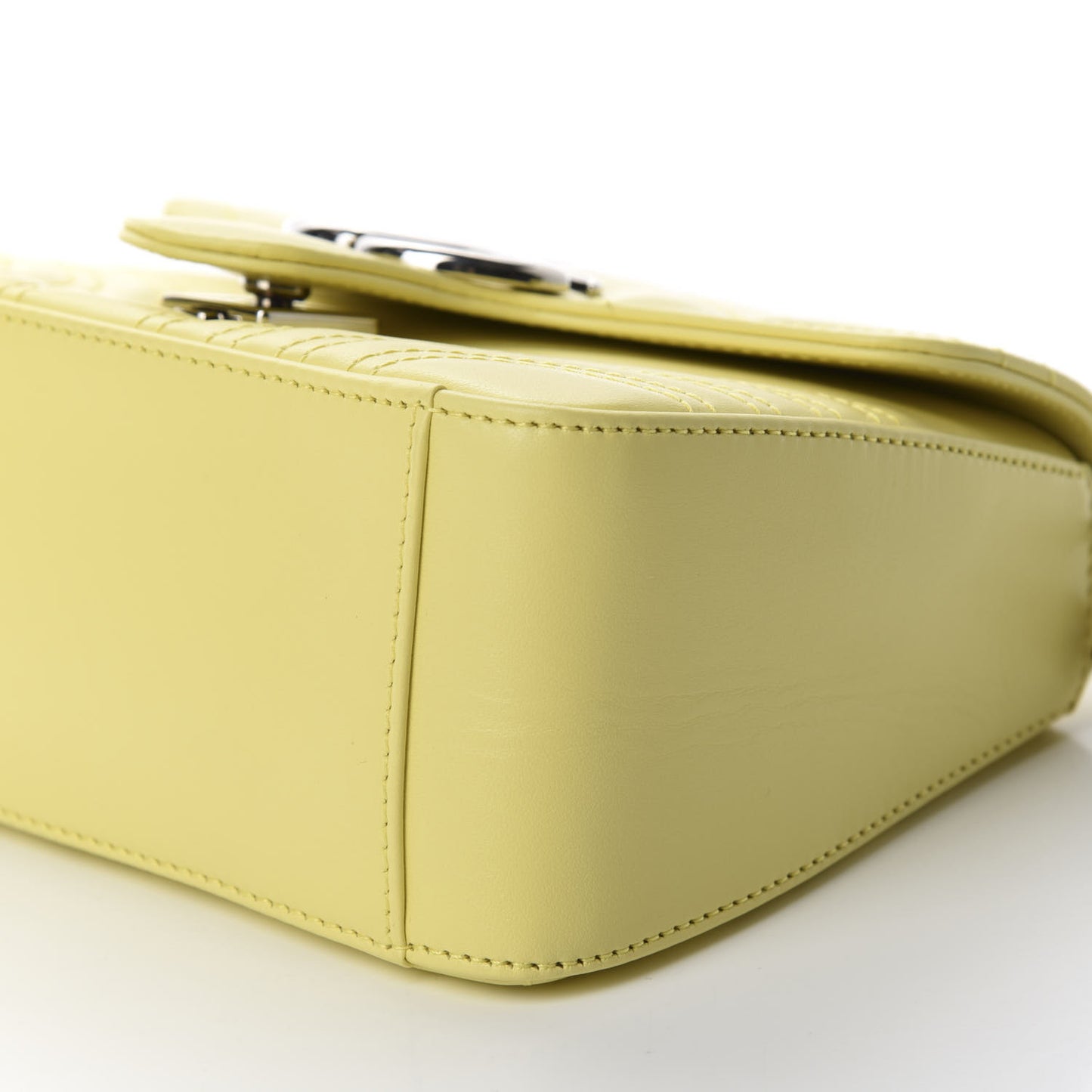 Calfskin Matelasse Mini GG Marmont Top Handle Shoulder Bag Banana