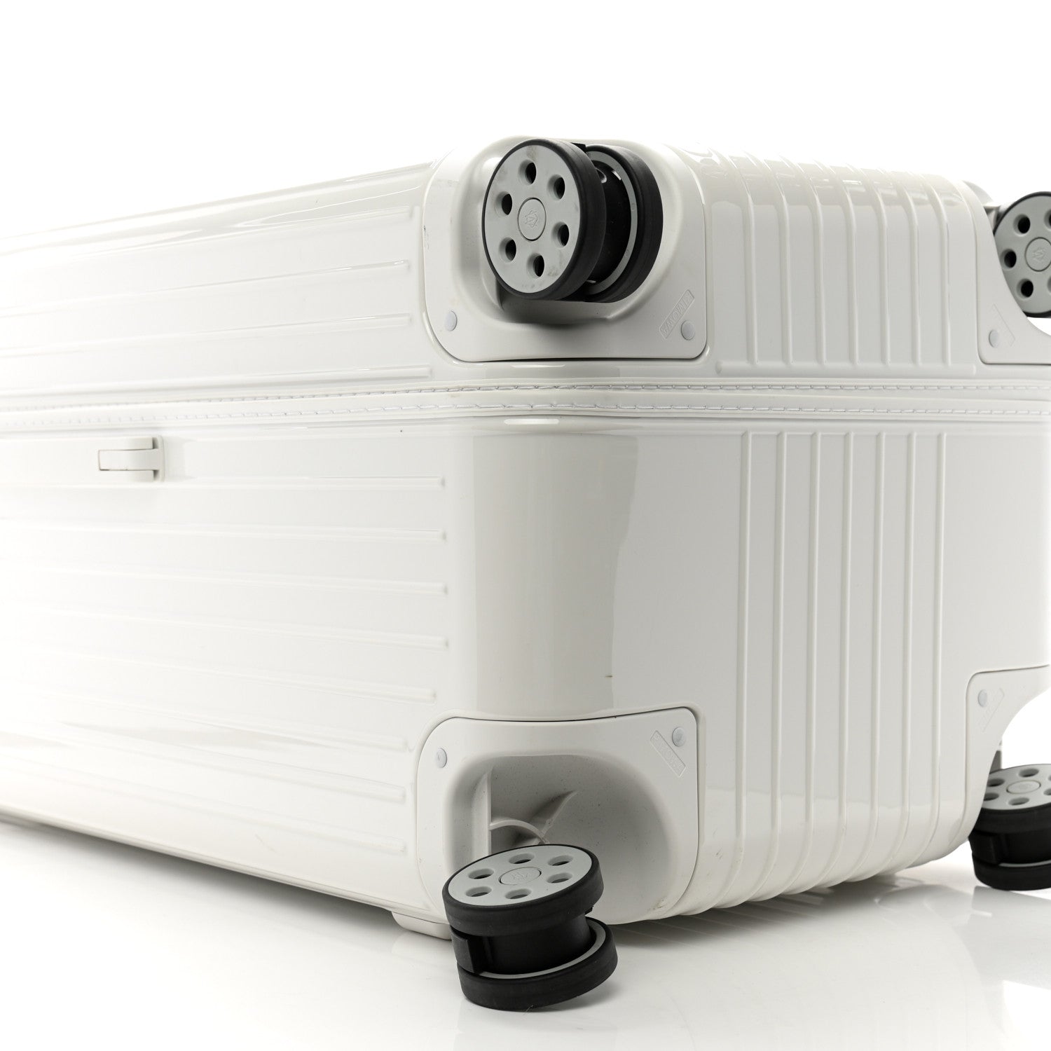 Rimowa Gloss Polycarbonate Essential Trunk Plus White 7 of 16