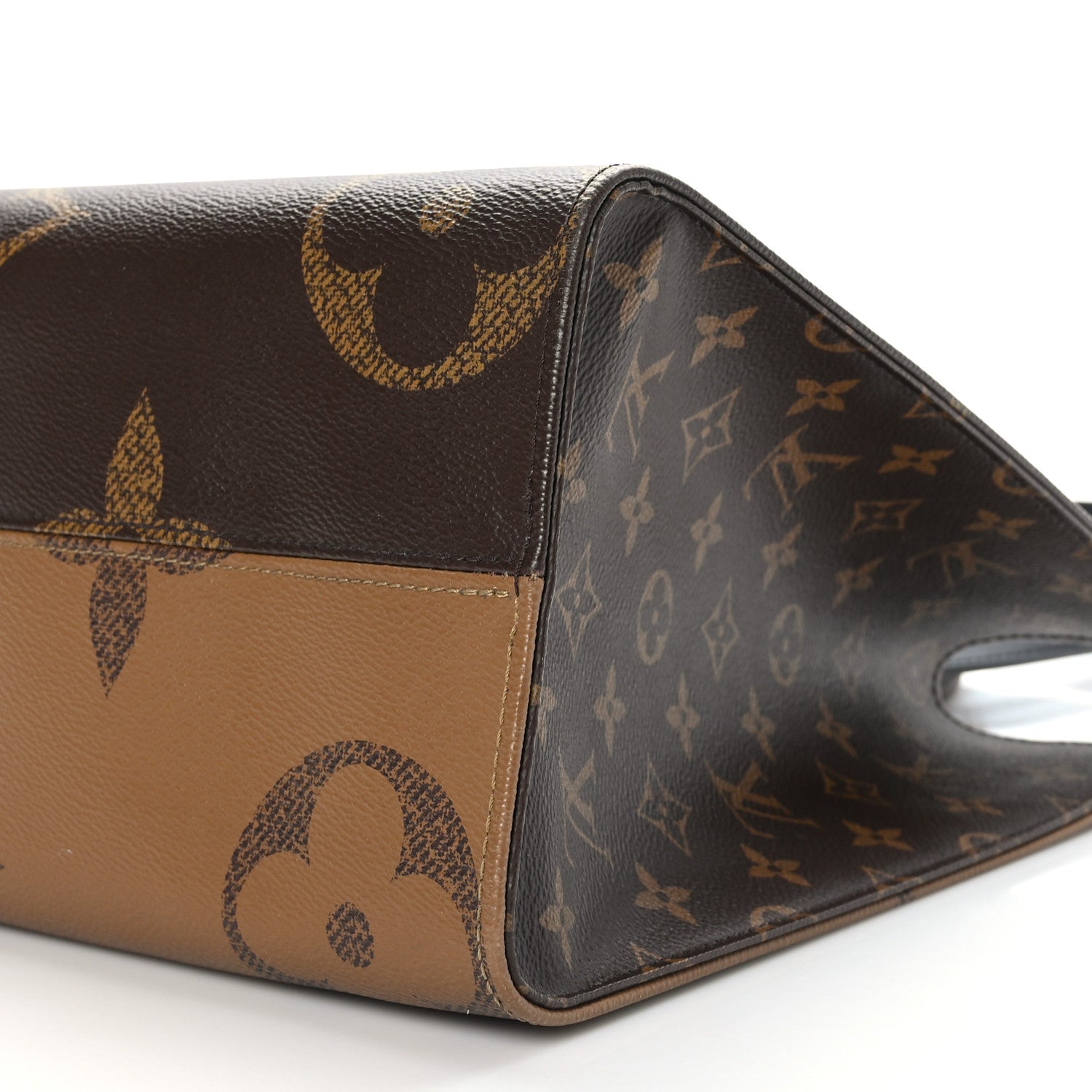 Louis Vuitton Reverse Monogram Giant Onthego MM 5 of 8
