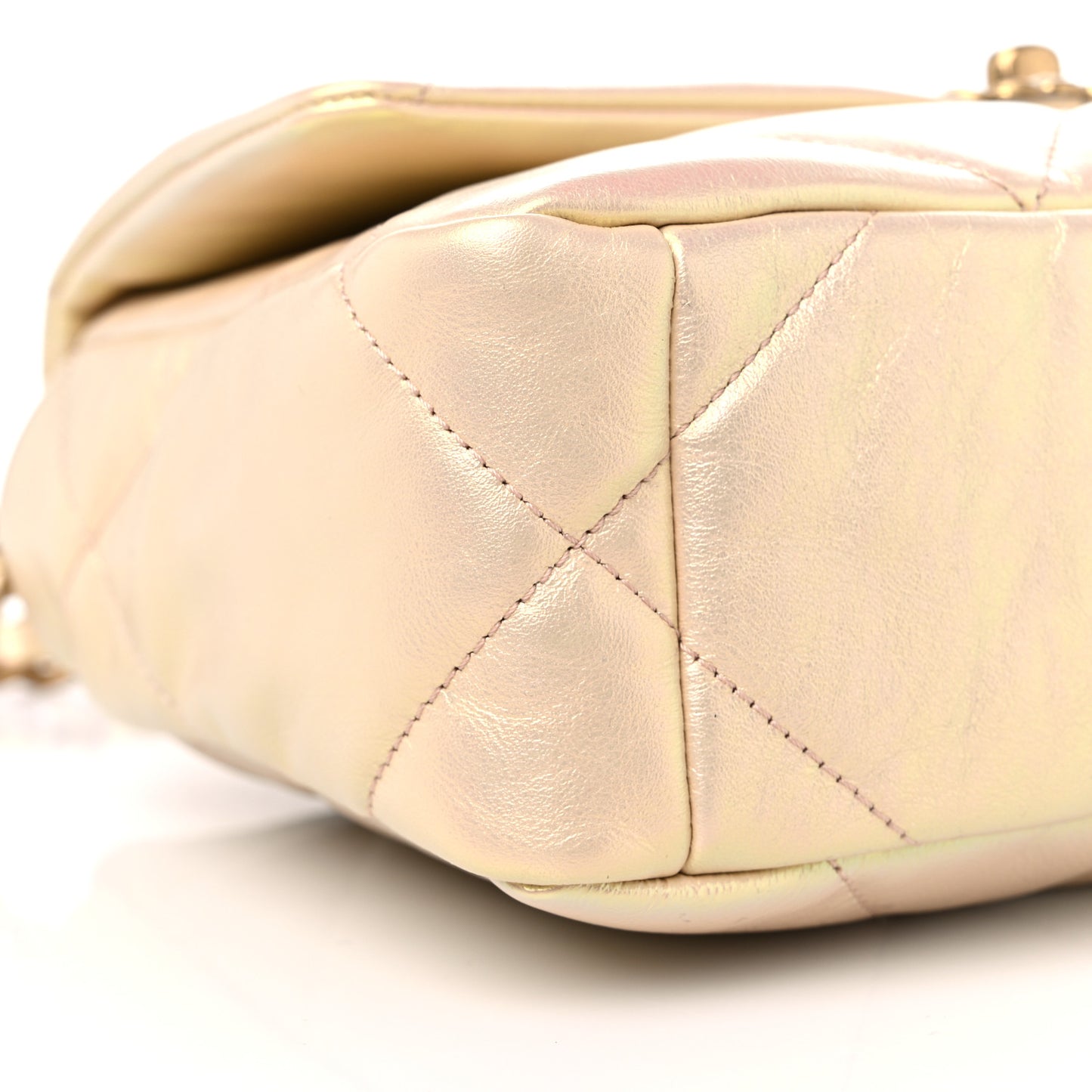 Iridescent Lambskin Quilted Medium Chanel 19 Flap Pink