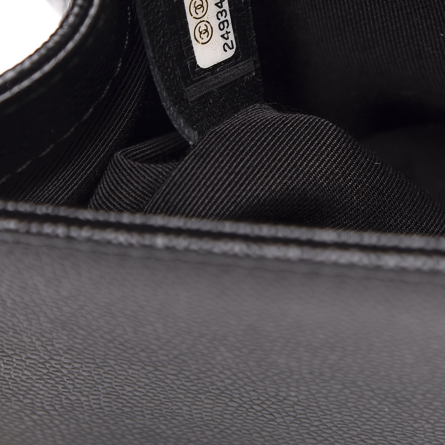 Caviar Chevron Quilted Medium Boy Flap Black