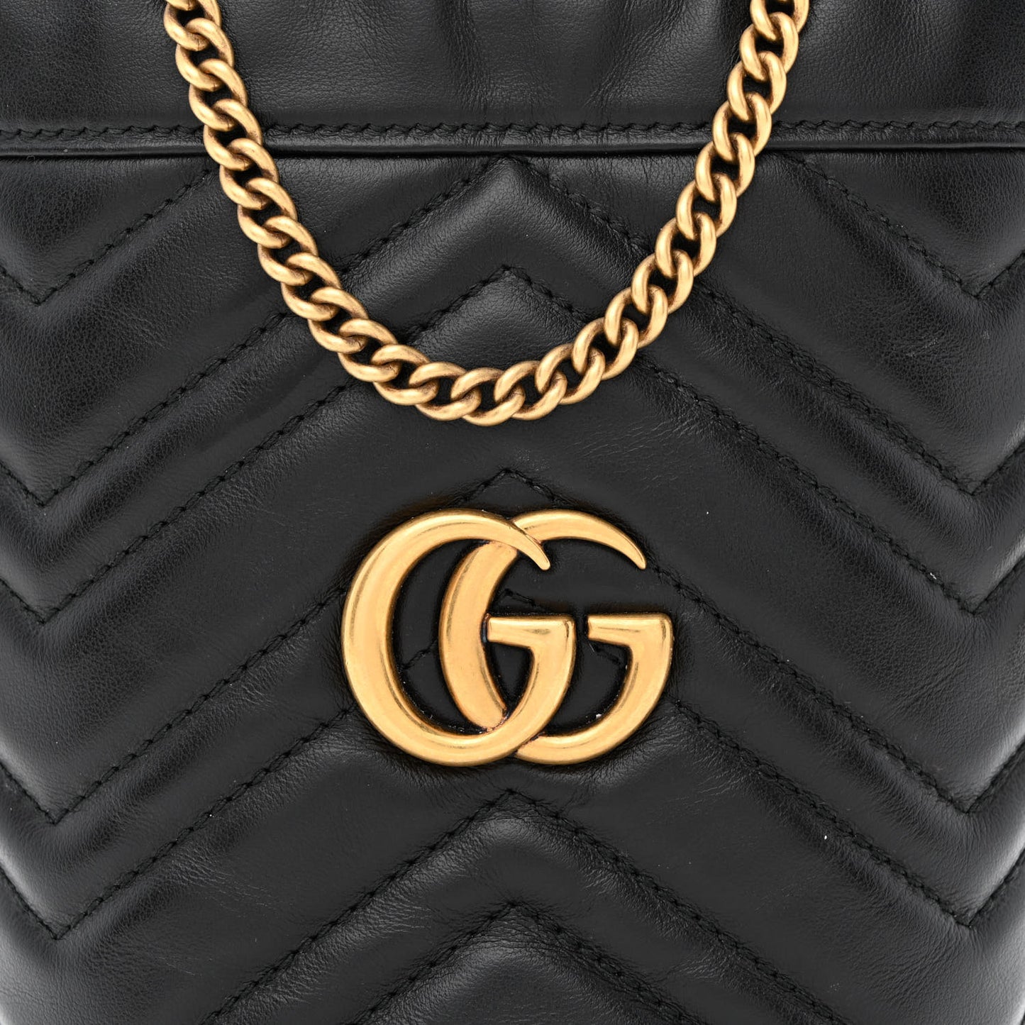 Calfskin Matelasse Mini GG Marmont 2.0 Bucket Bag Black