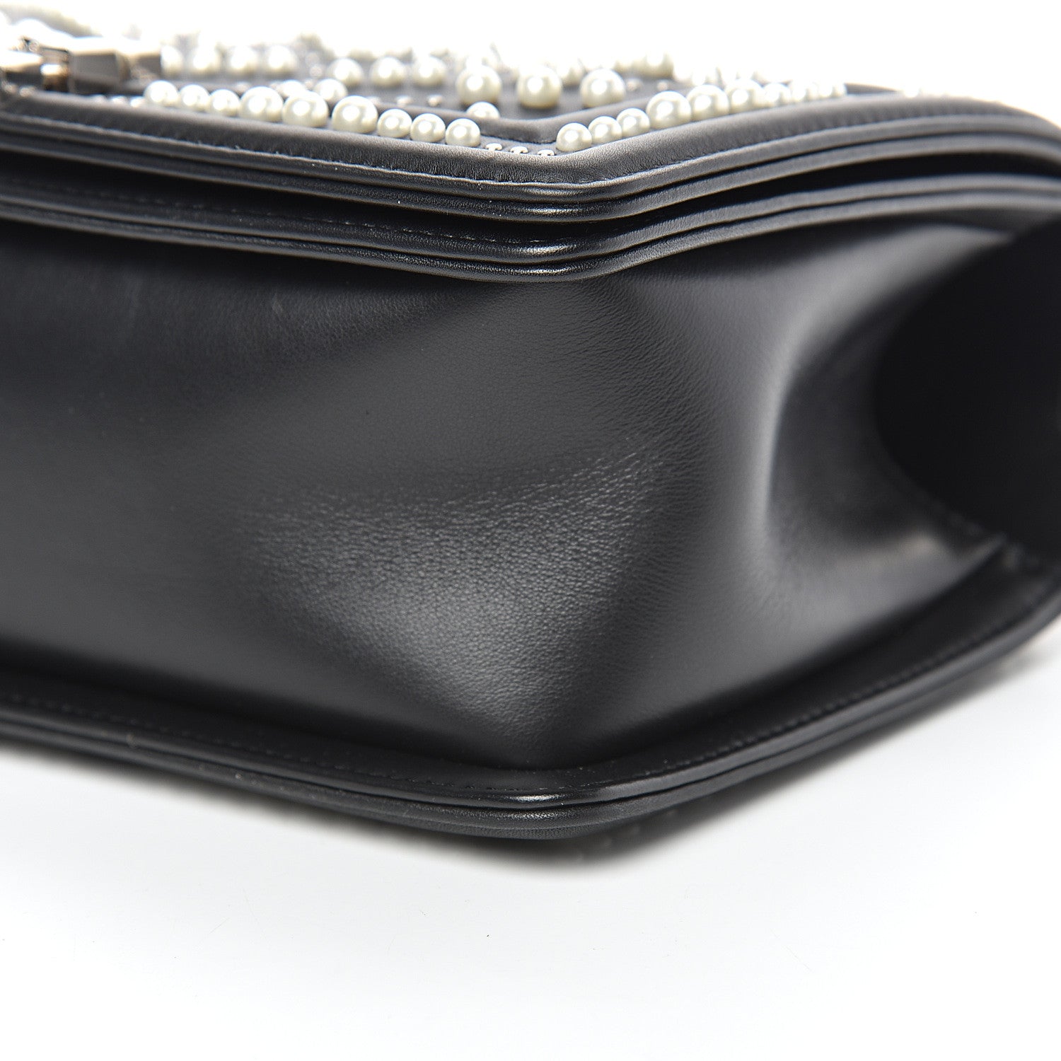 Chanel Calfskin Pearl Chevron Medium Boy Flap Black 10 of 13