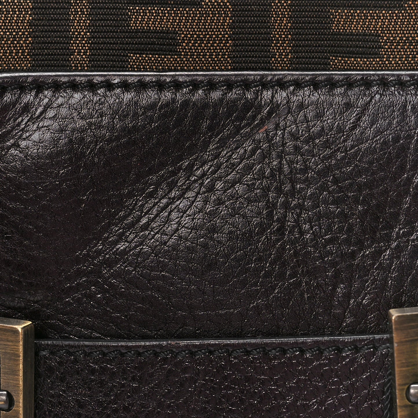 Zucca Calfskin Shoulder Bag Tobacco