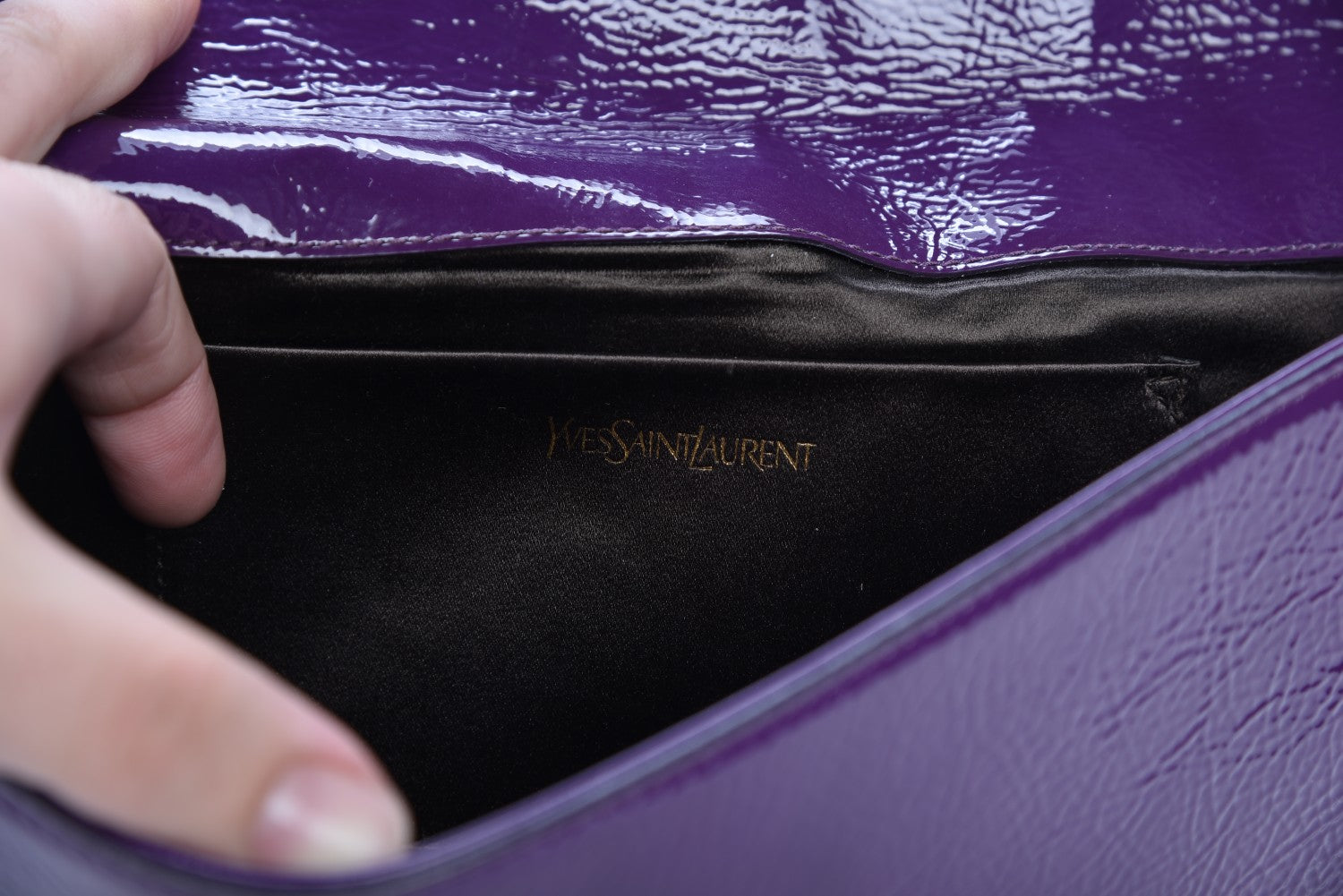 Saint Laurent Textured Patent Monogram Large Belle De Jour Clutch Purple 14 of 16