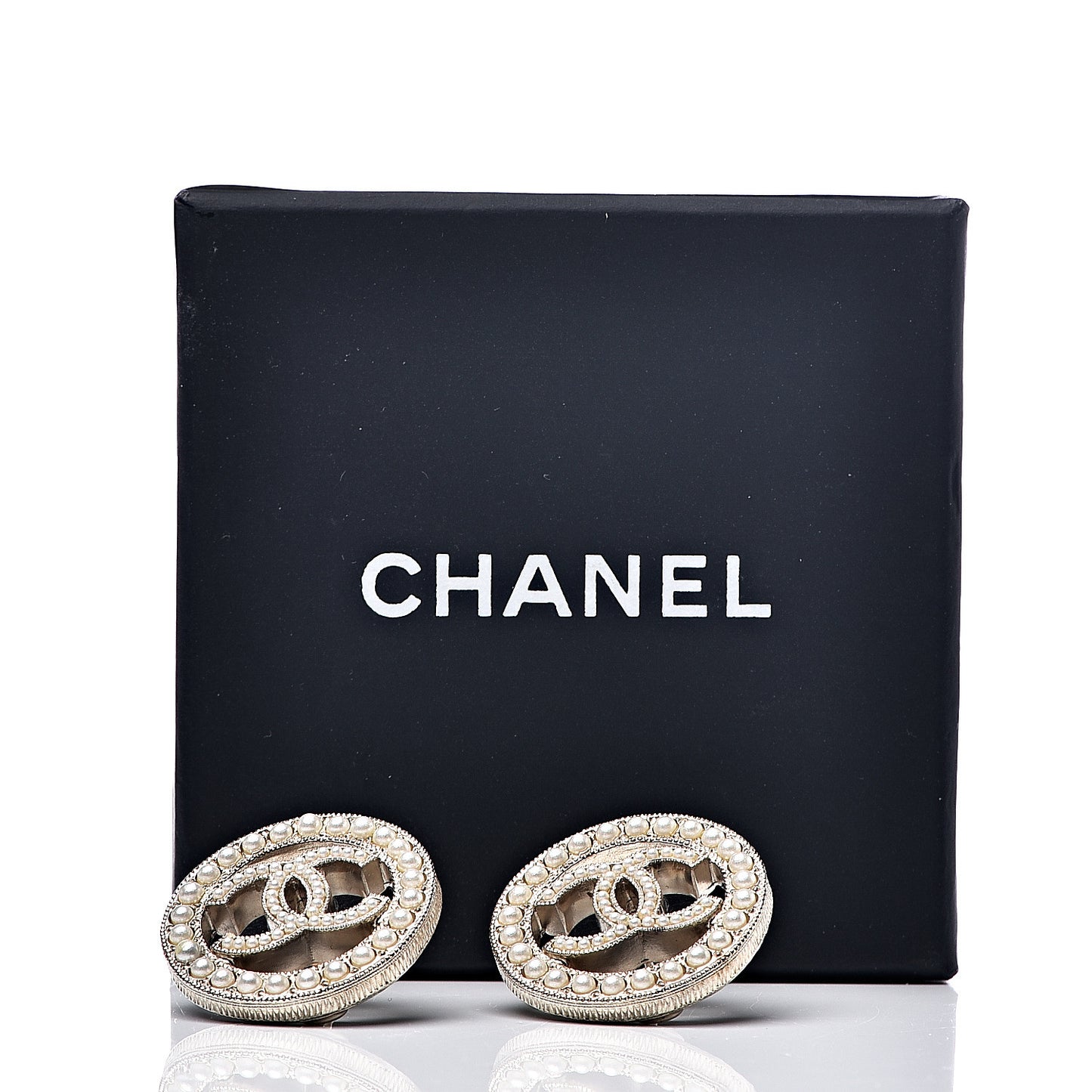 Pearl CC Round Earrings Gold