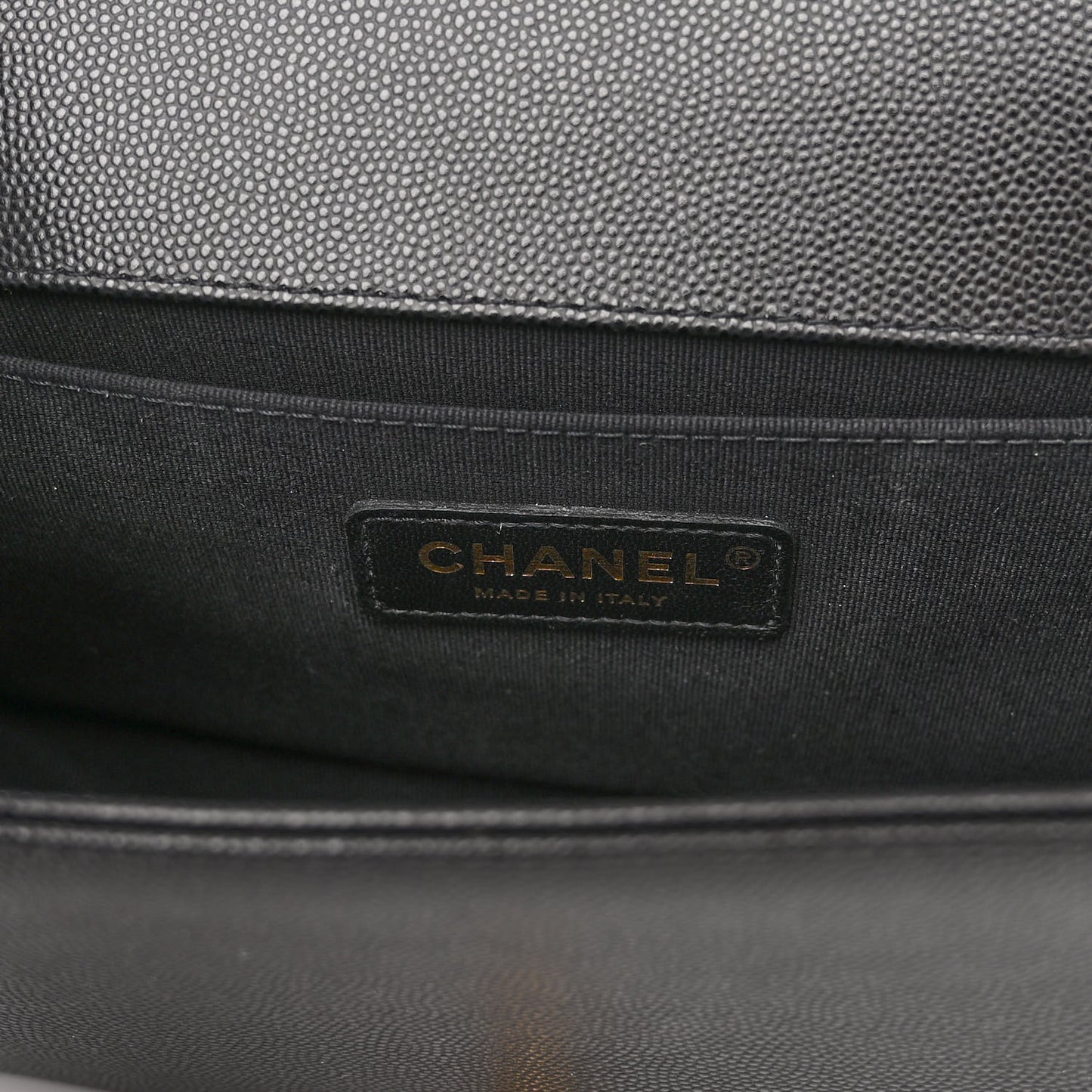 Caviar Quilted Medium Boy Flap Black