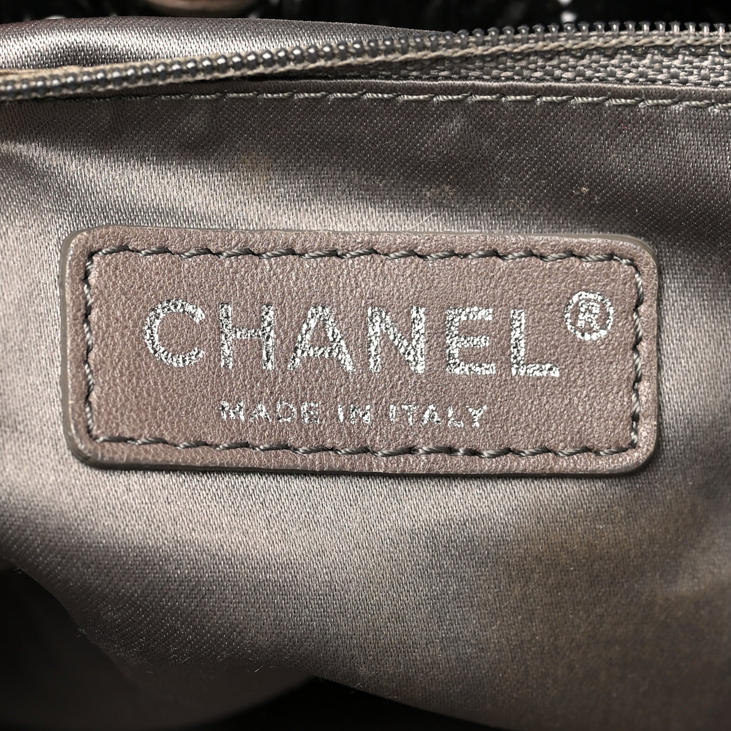 Vinyl Graphic Edge Tote Black