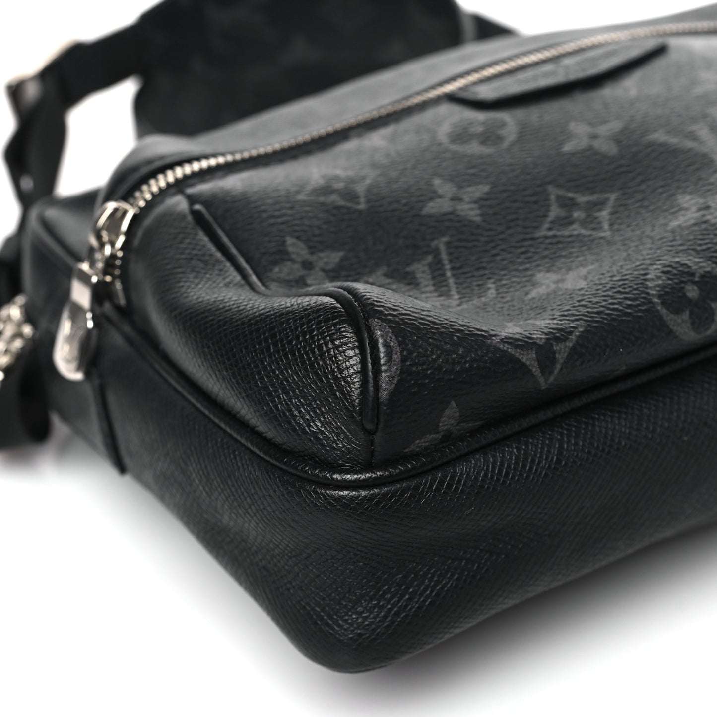 Taiga Monogram Eclipse Outdoor Messenger Black