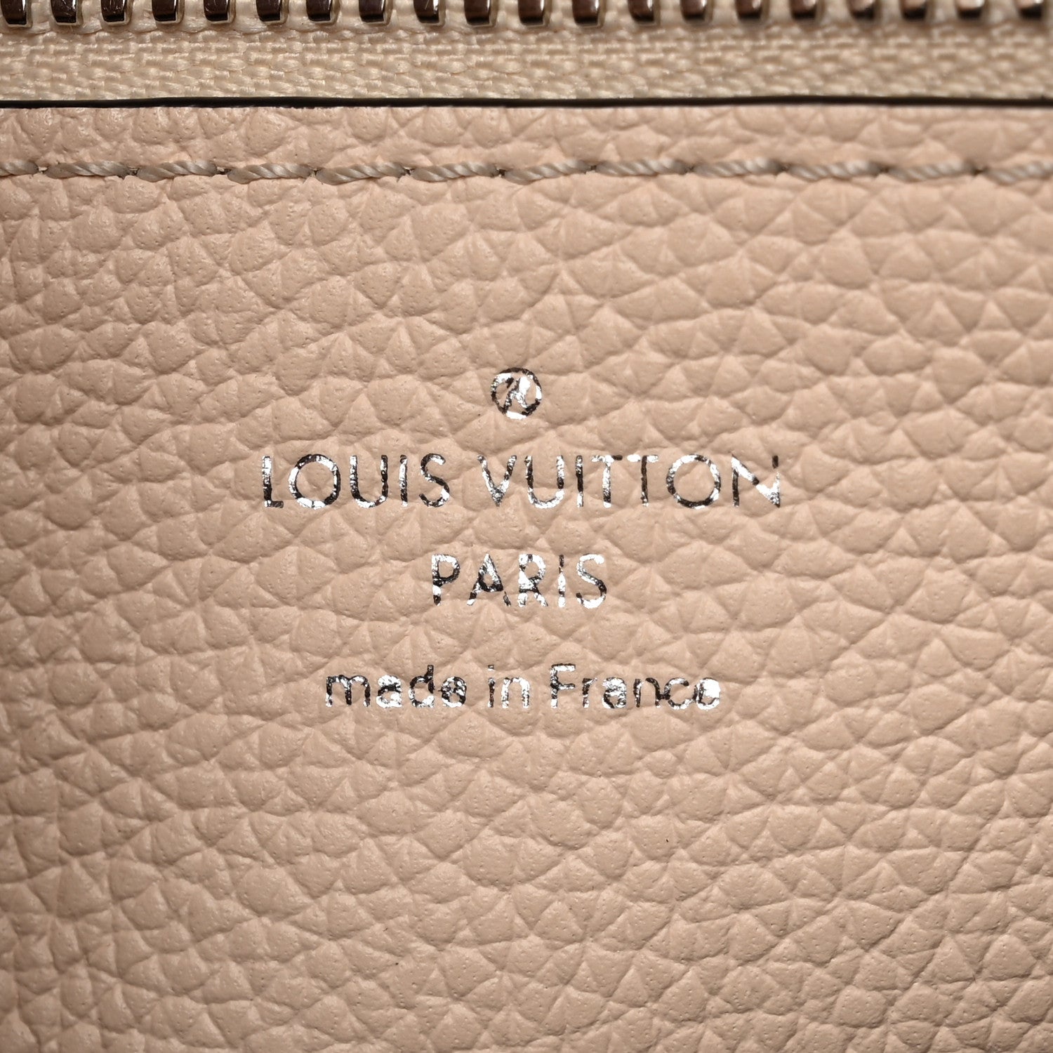 Louis Vuitton Mahina Muria Creme 6 of 10