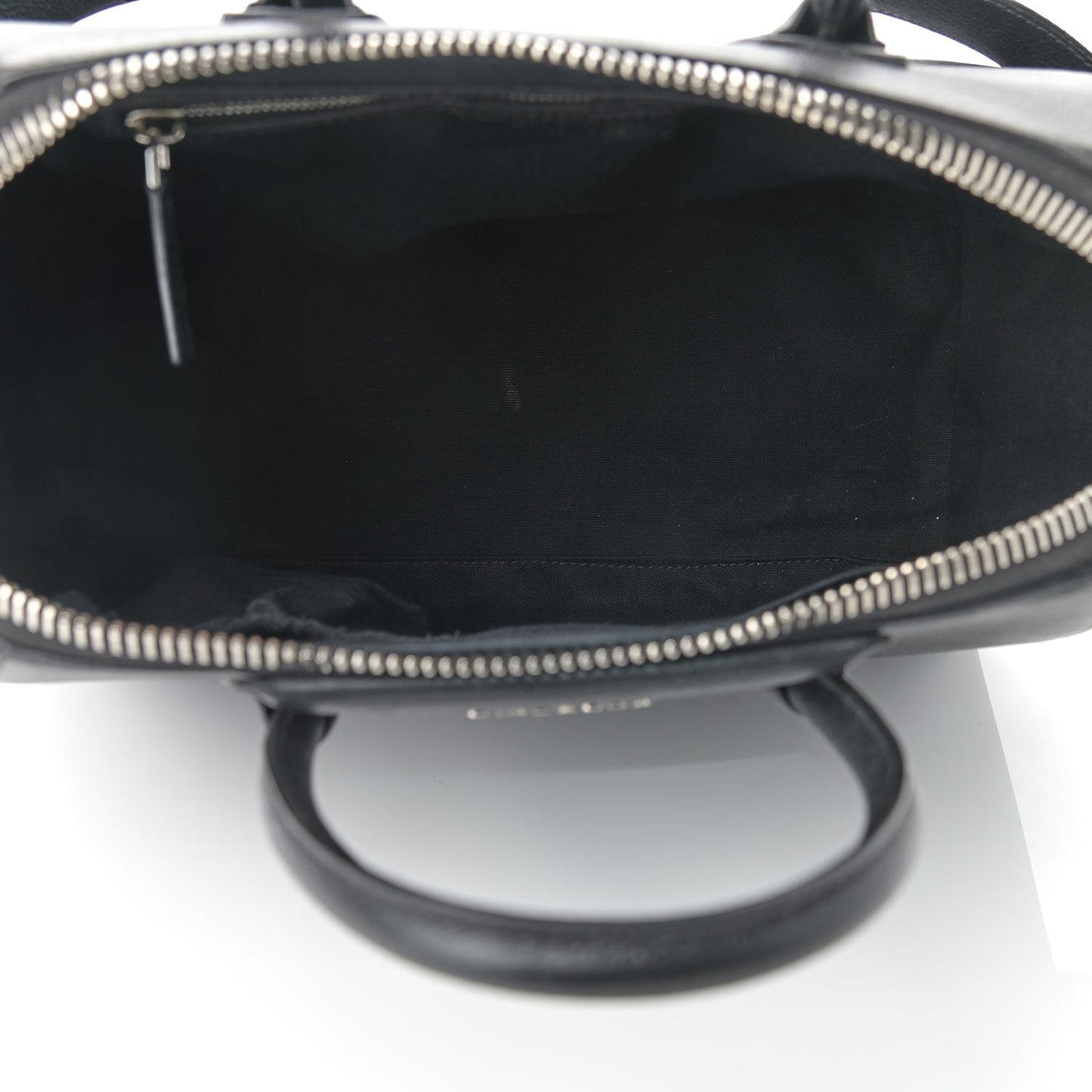 Sugar Goatskin Medium Antigona Black