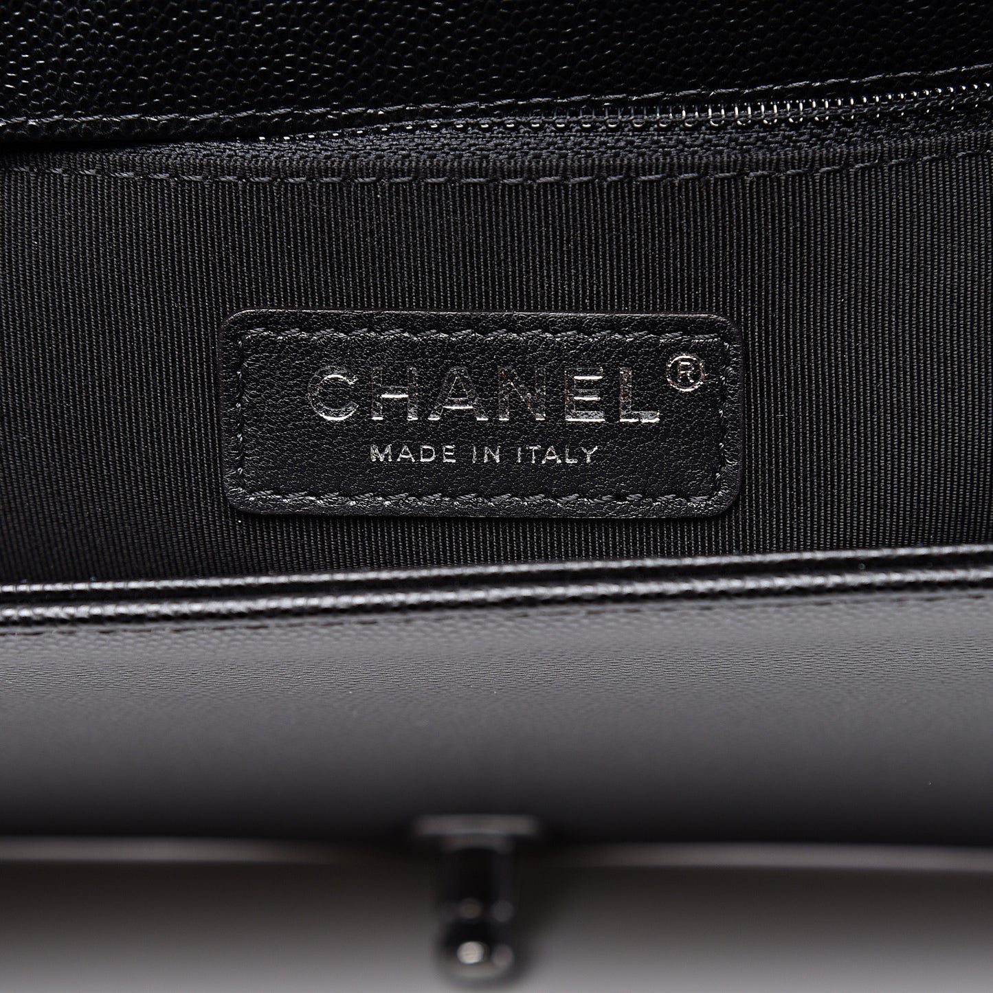 Caviar Chevron Quilted New Medium Boy Flap Black
