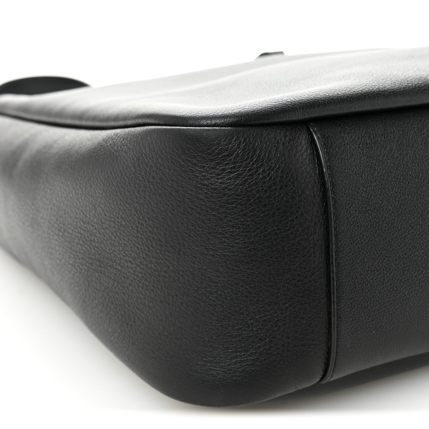 Supple Calfskin Large Le 5 A 7 Soft Hobo Black