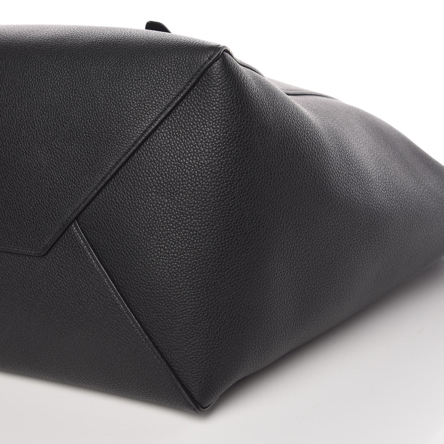 Soft Grained Calfskin Medium Belt Cabas Phantom Black