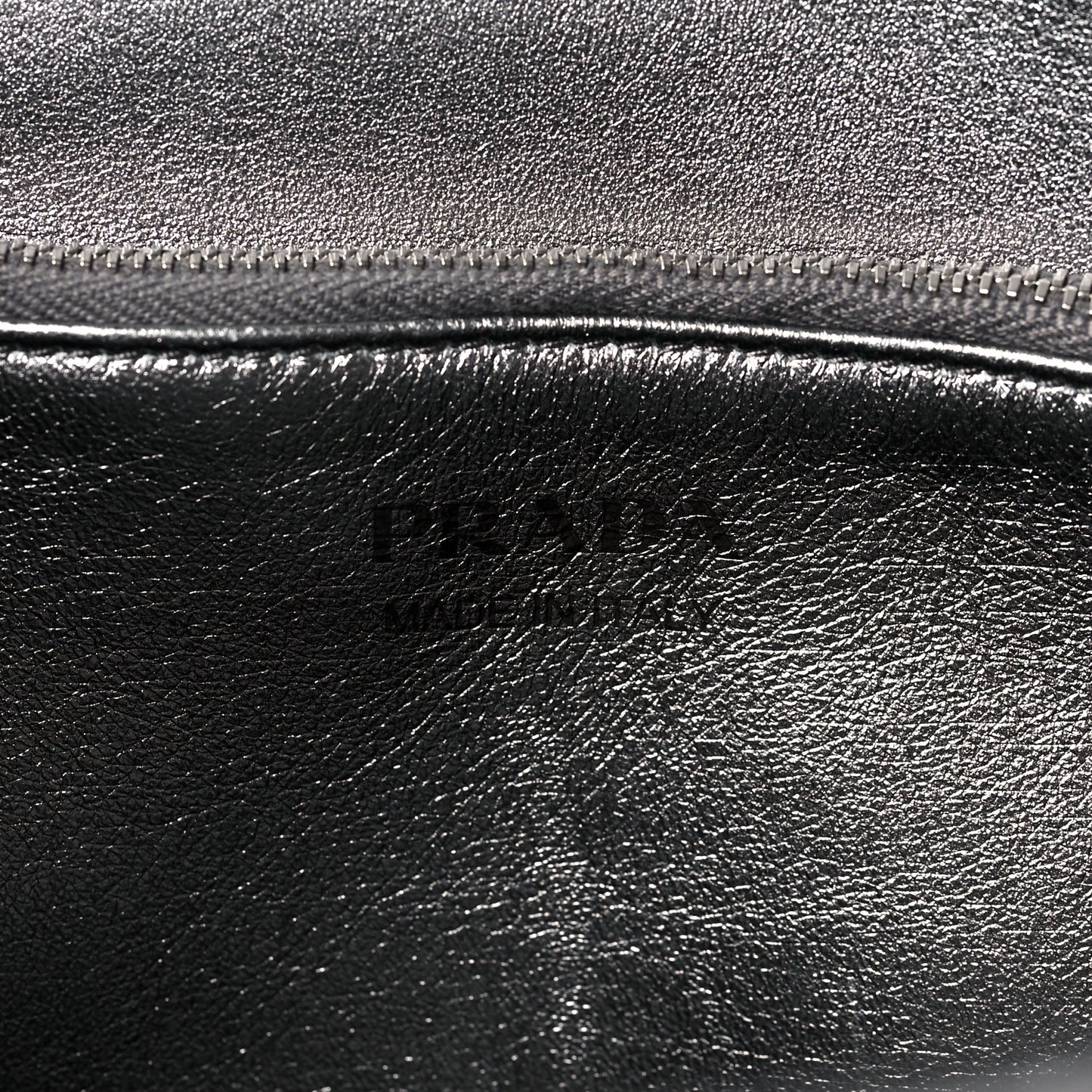 Metallic Nappa Impunture Diagramme Flap Top Handle Bag Cromo