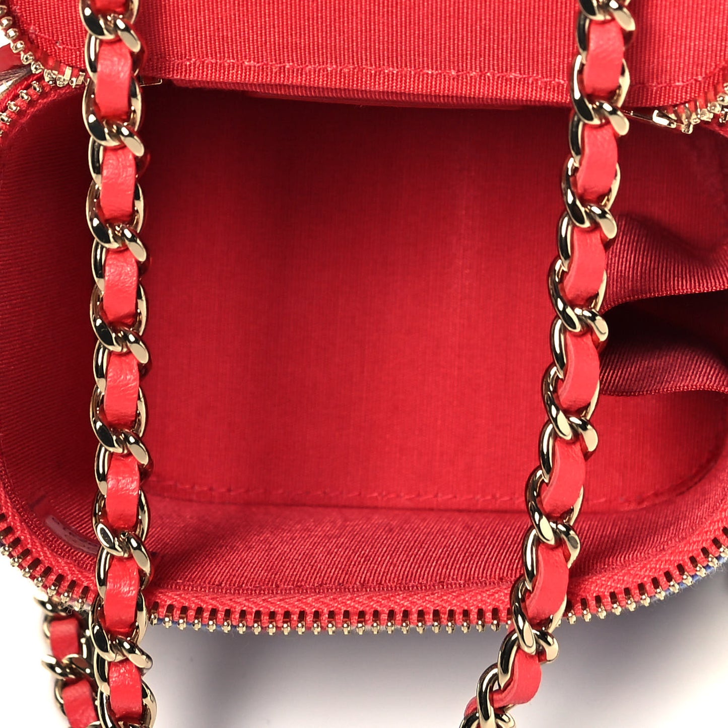 Embroidered Thread Mini Vanity With Chain Multicolor