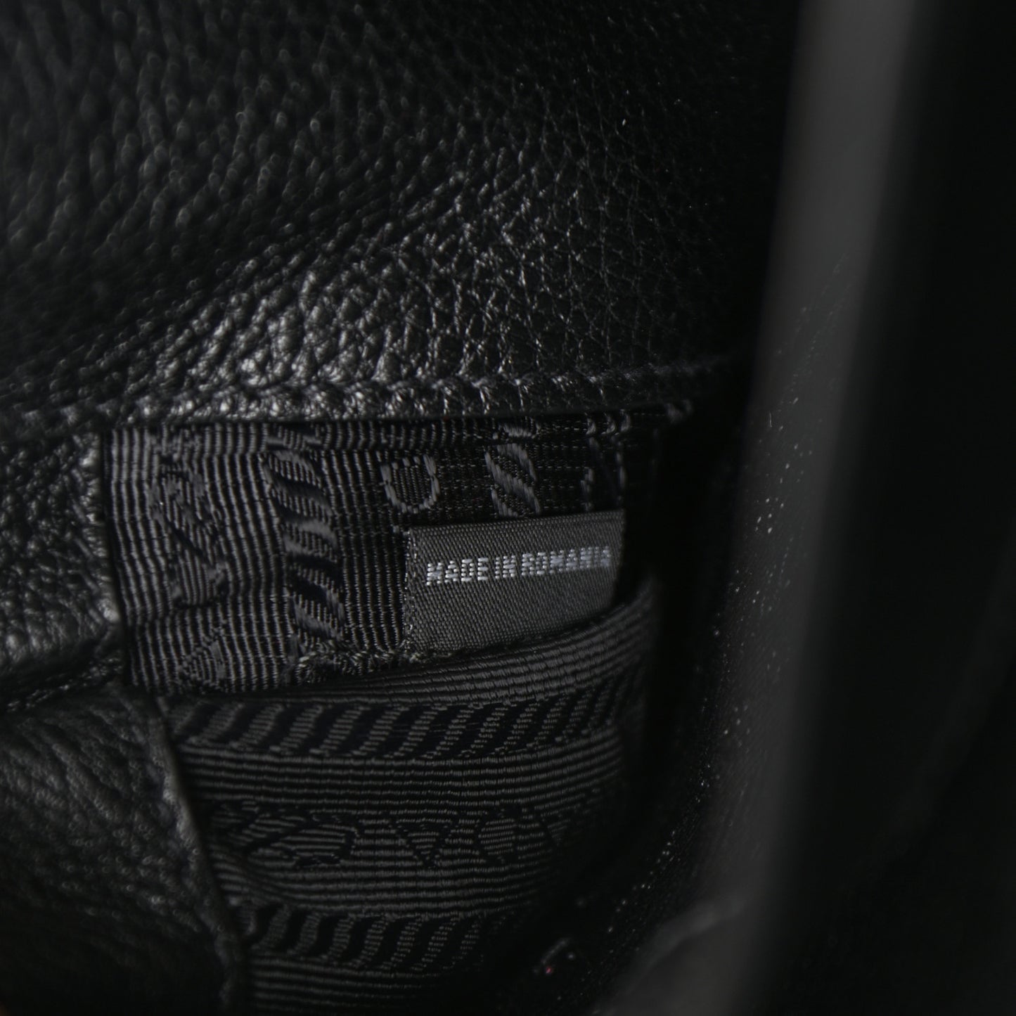 Vitello Daino Flap Crossbody Black