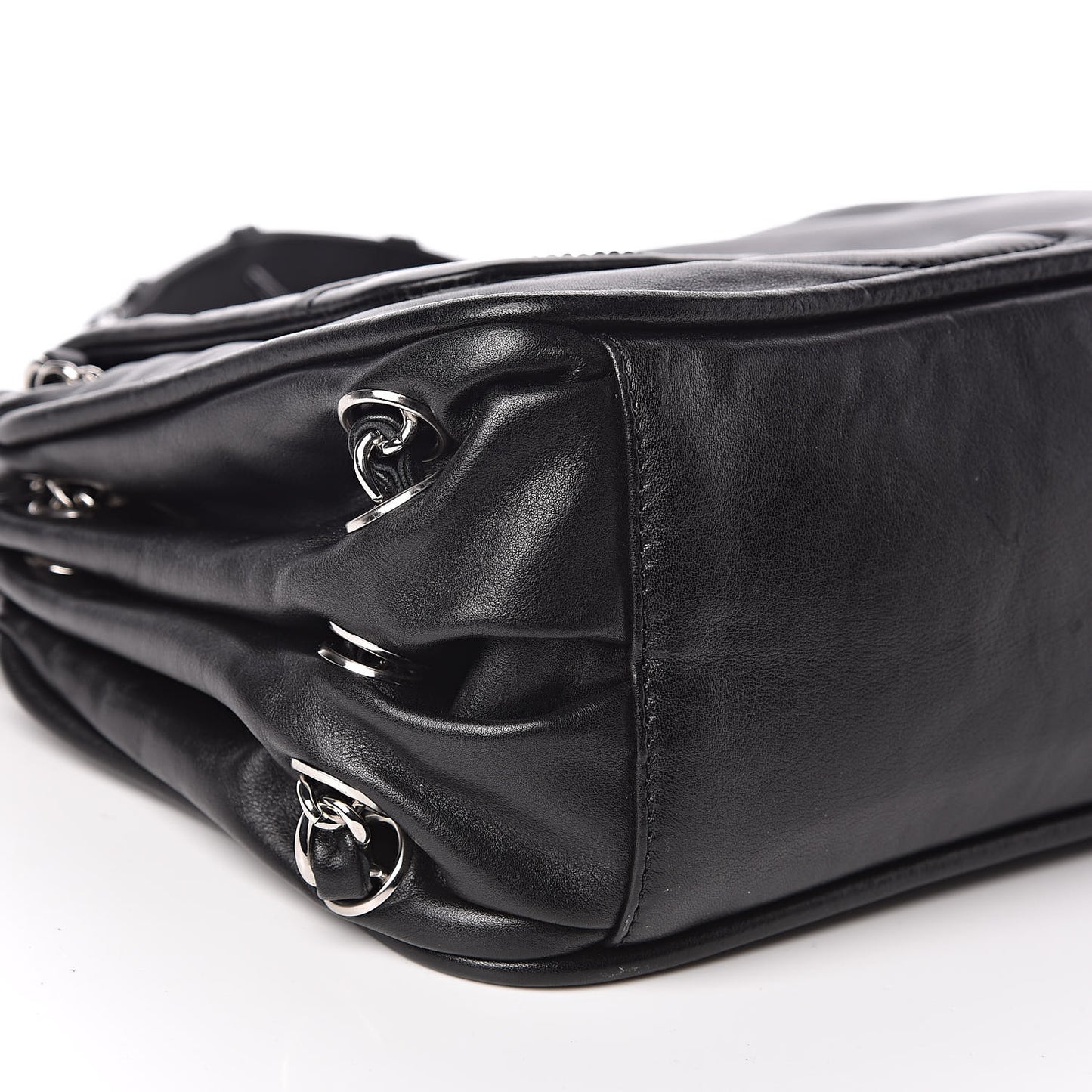 Calfskin Diagonal Ligne Flap Black