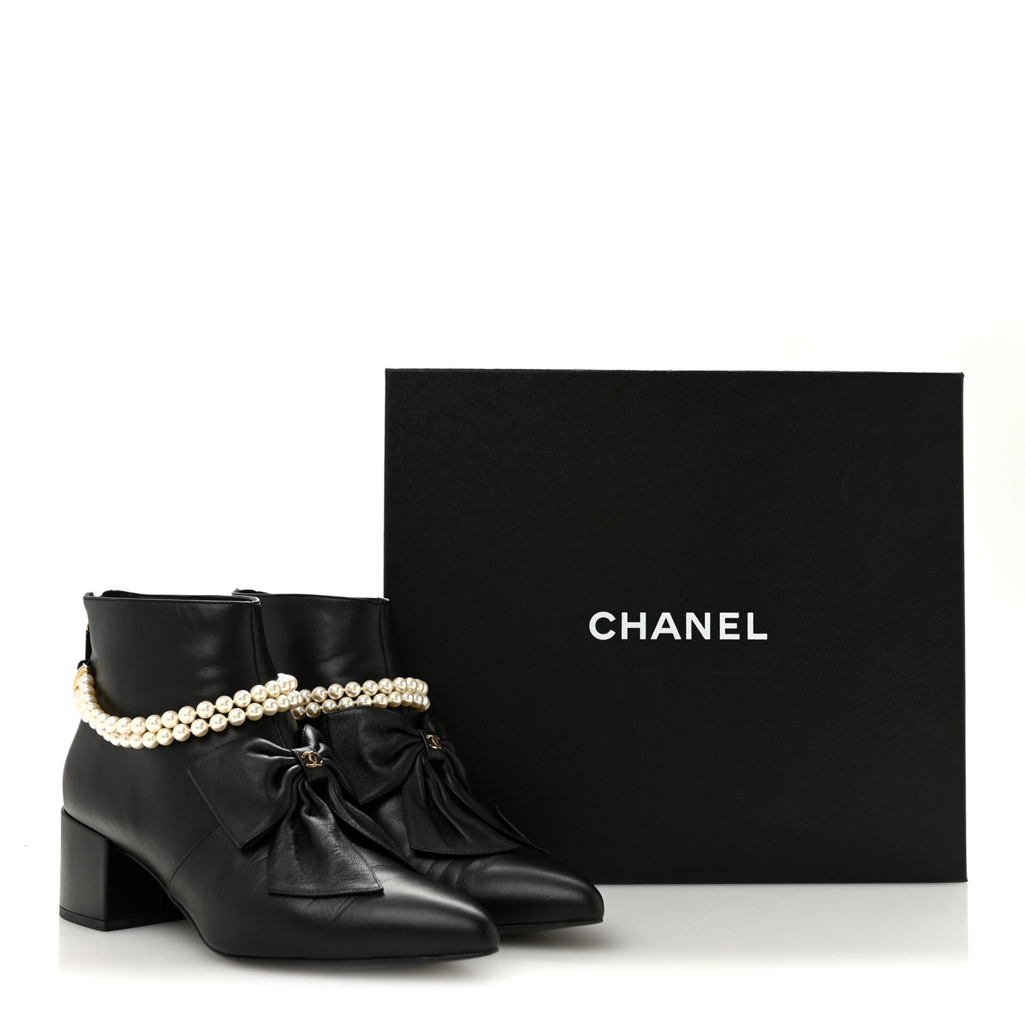 Lambskin Pearl Bow Short Boots 40 Black 40 Black