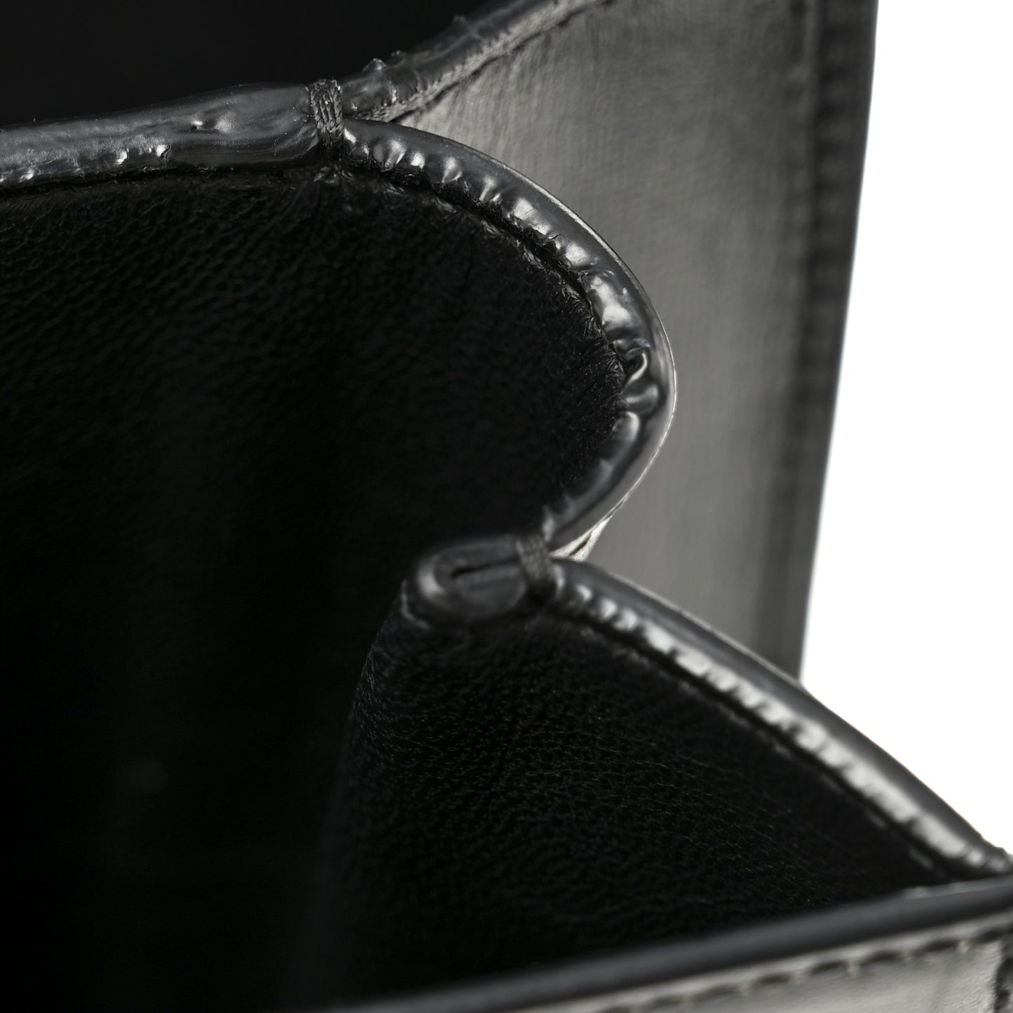 Box Calfskin Medium Classic Box Flap Bag Black
