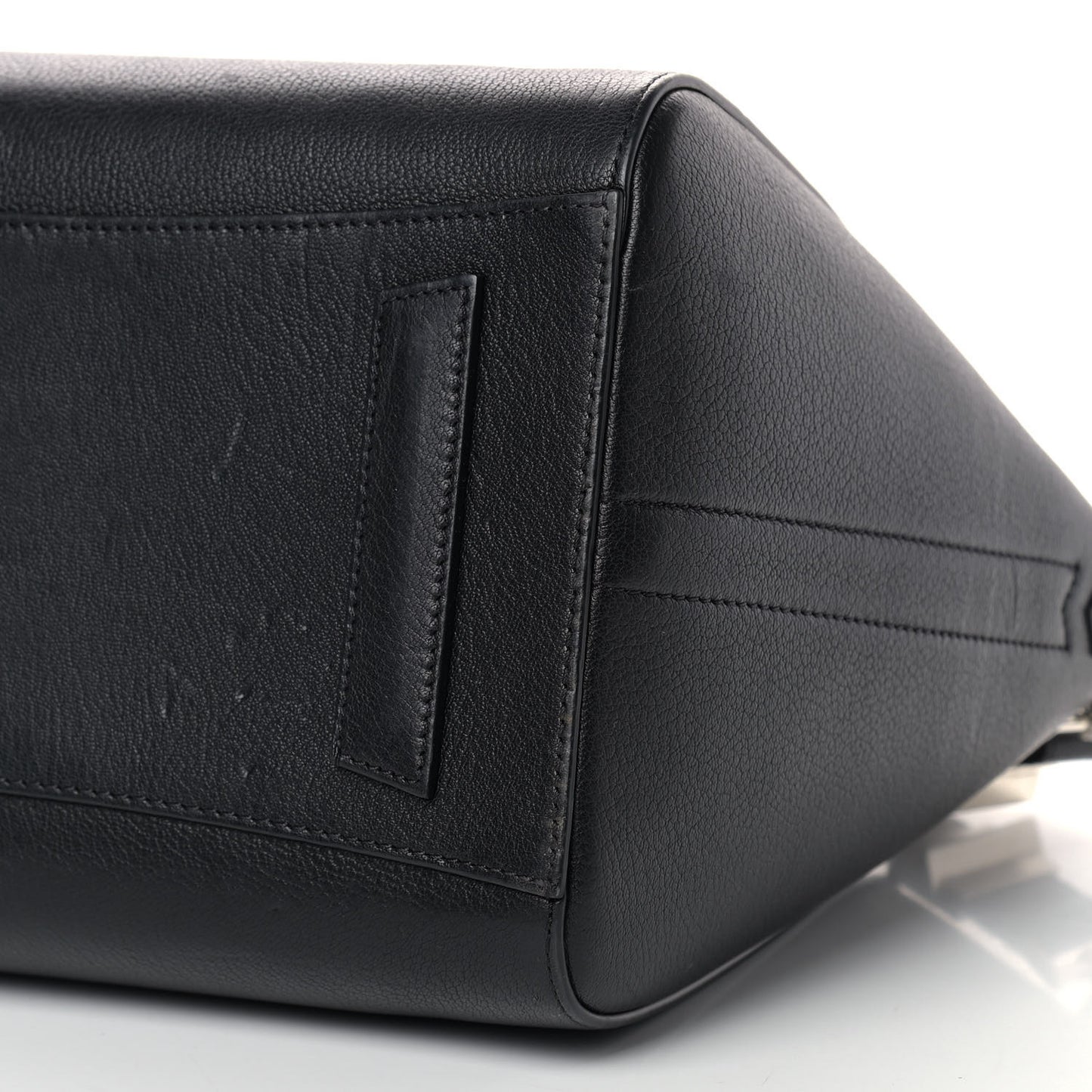 Sugar Goatskin Medium Antigona Black
