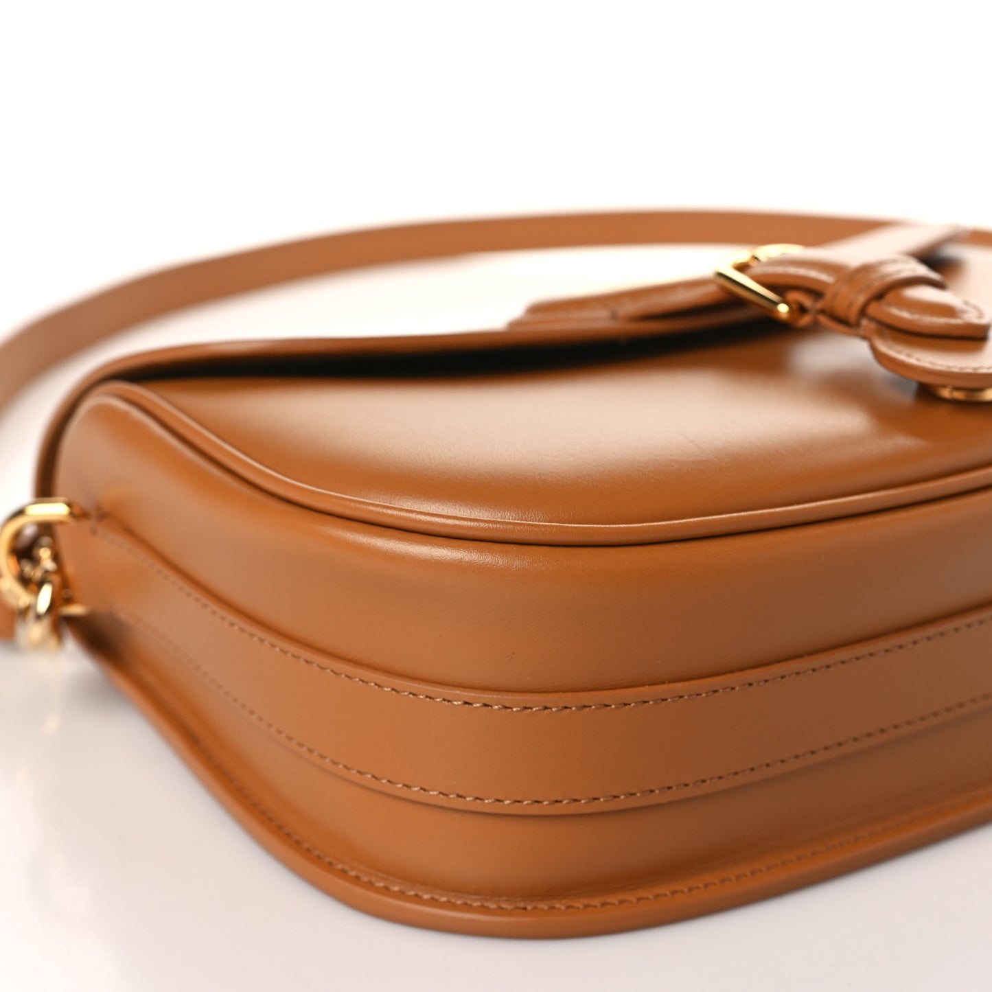 Box Calfskin Medium Bobby Flap Camel