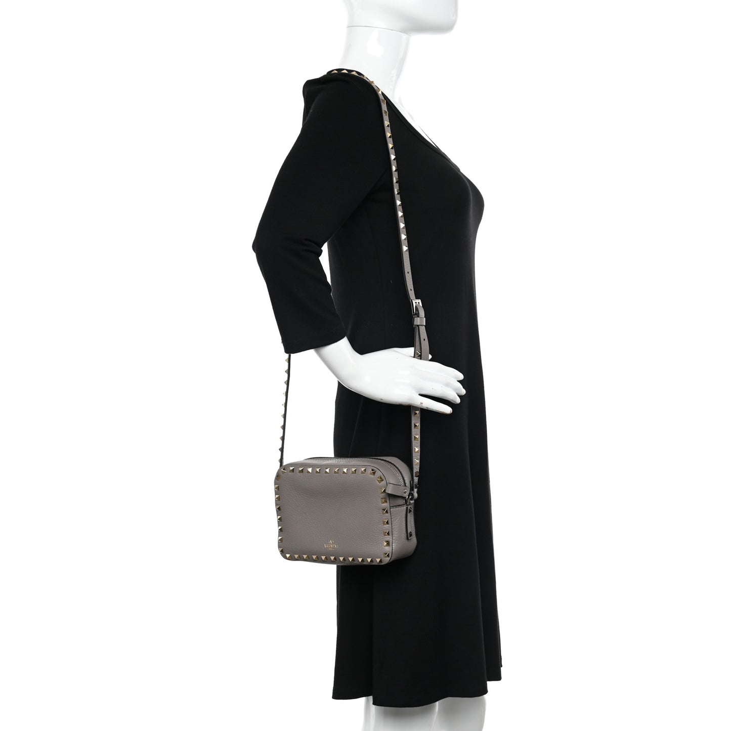Pebbled Calfskin Rockstud Camera Crossbody Bag Poudre