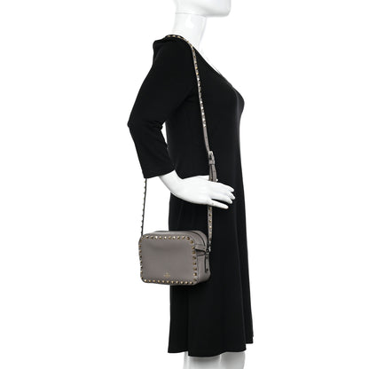 Valentino Garavani Pebbled Calfskin Rockstud Camera Crossbody Bag Poudre 2 of 9