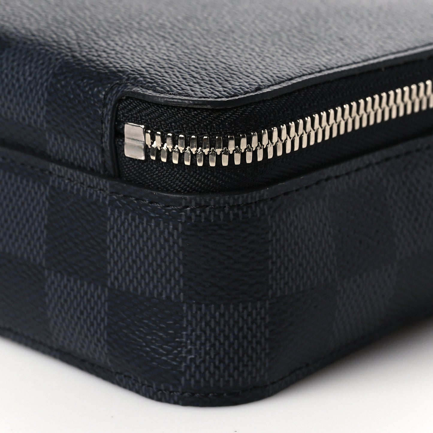 Damier Graphite Alpha Wearable Wallet