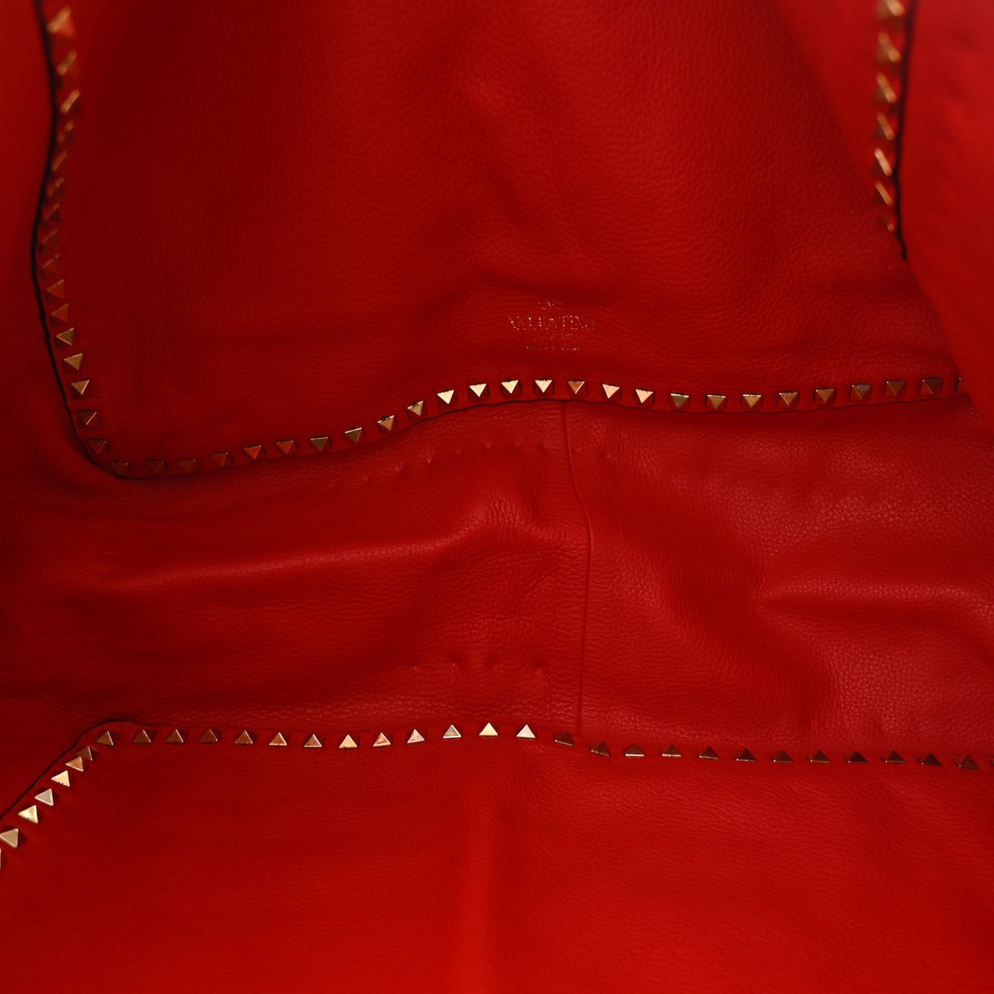 Pebbled Calfskin Medium Rockstud Reversible Tote Light Cuir Rosso Valentino