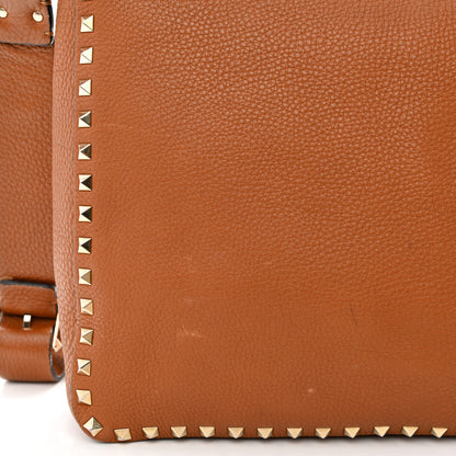 Valentino Garavani Pebbled Calfskin Large Rockstud Flip-Lock Messenger Bag Light Cuir 15 of 17