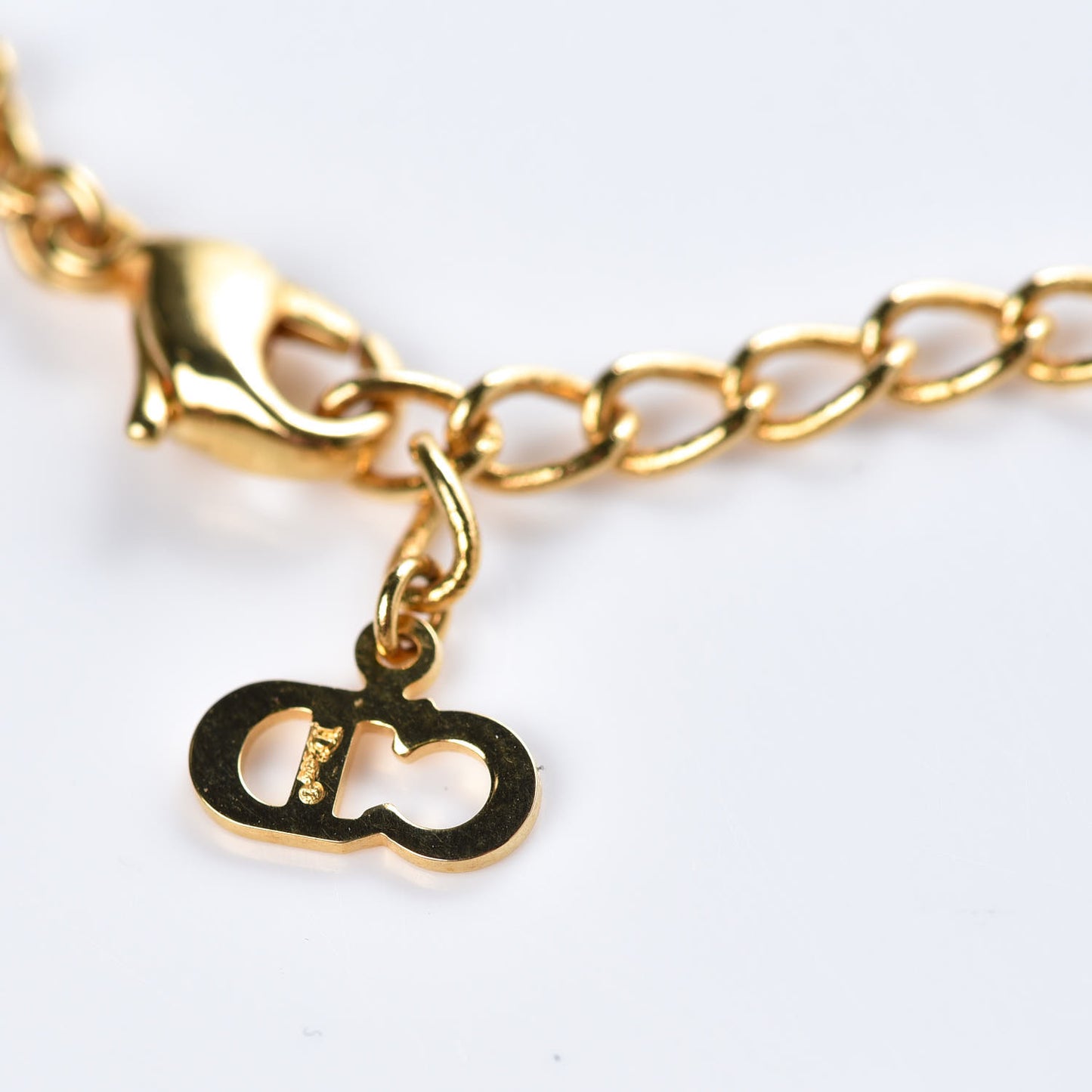 Metal Logo Necklace Gold