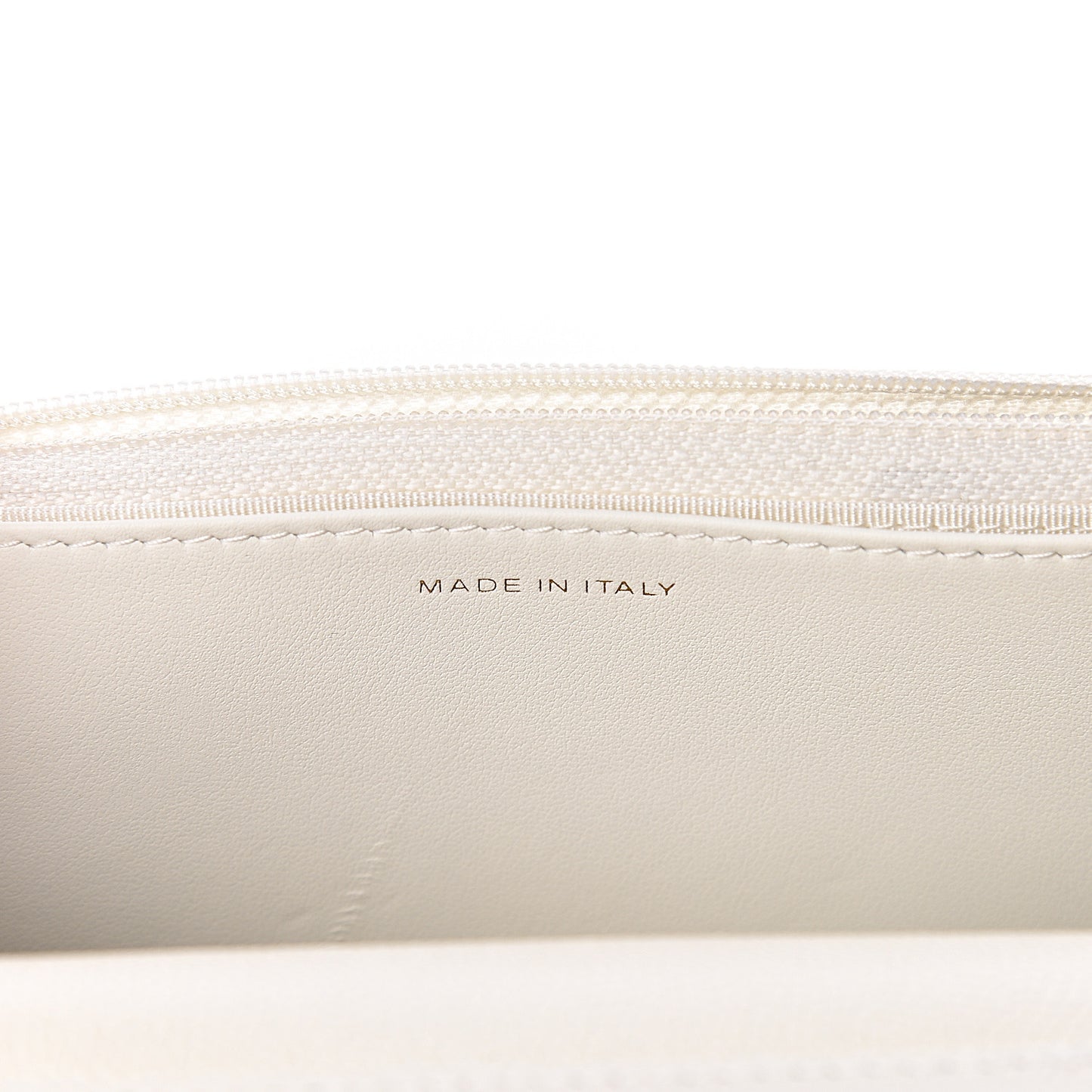 Caviar Quilted Wallet On Chain WOC White