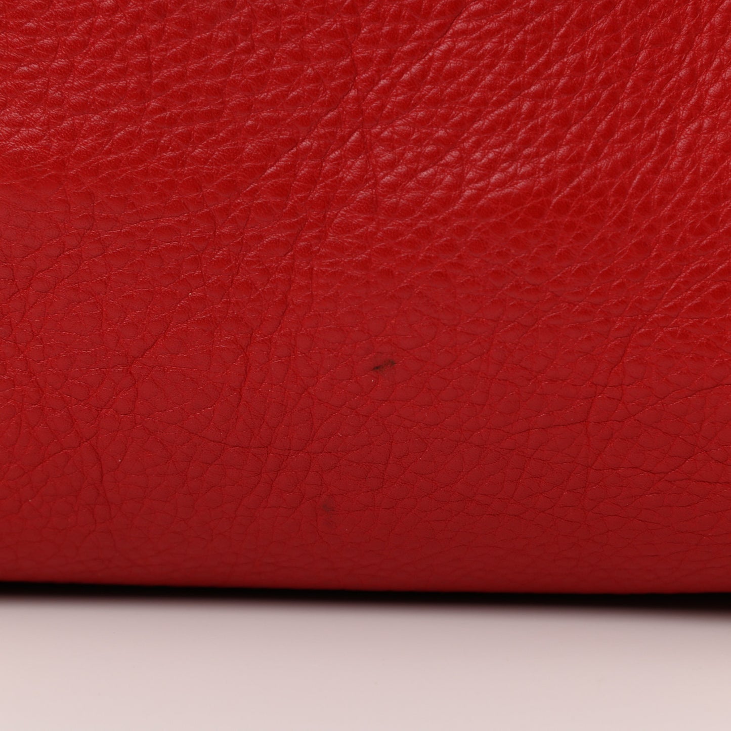 Pebbled Calfskin Medium Soho Boston Red