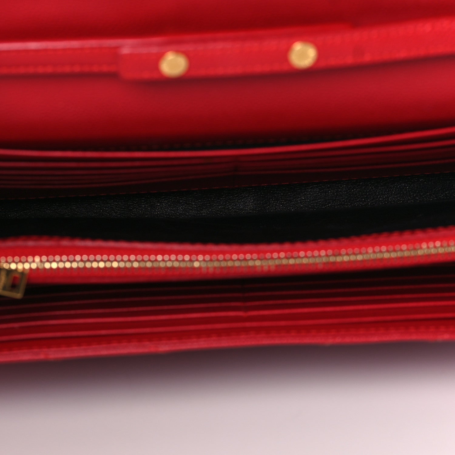Saint Laurent Grain De Poudre Matelasse Chevron Monogram Chain Wallet Rouge Eros 5 of 11