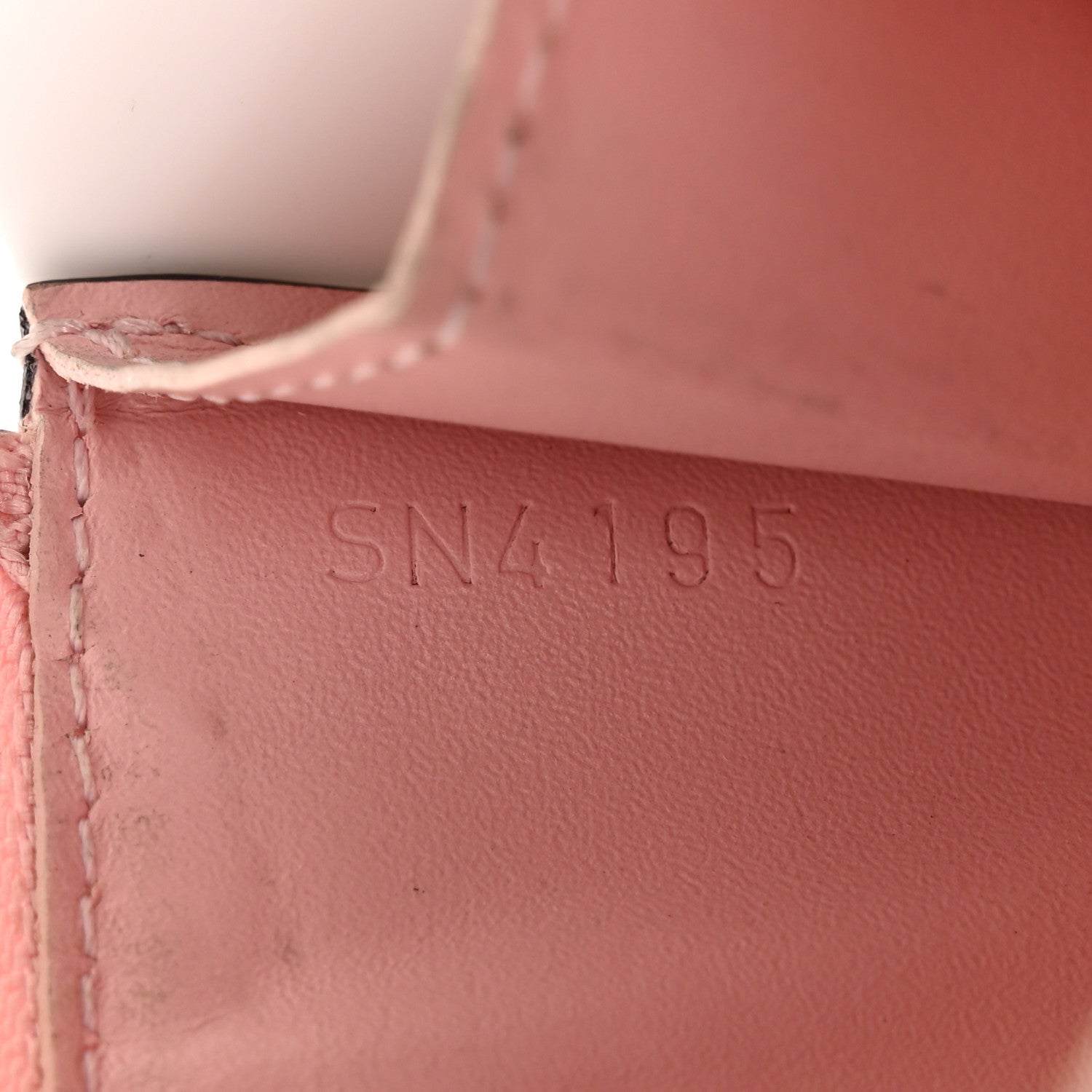 Louis Vuitton Vernis Key Pouch Rose Ballerine 7 of 8