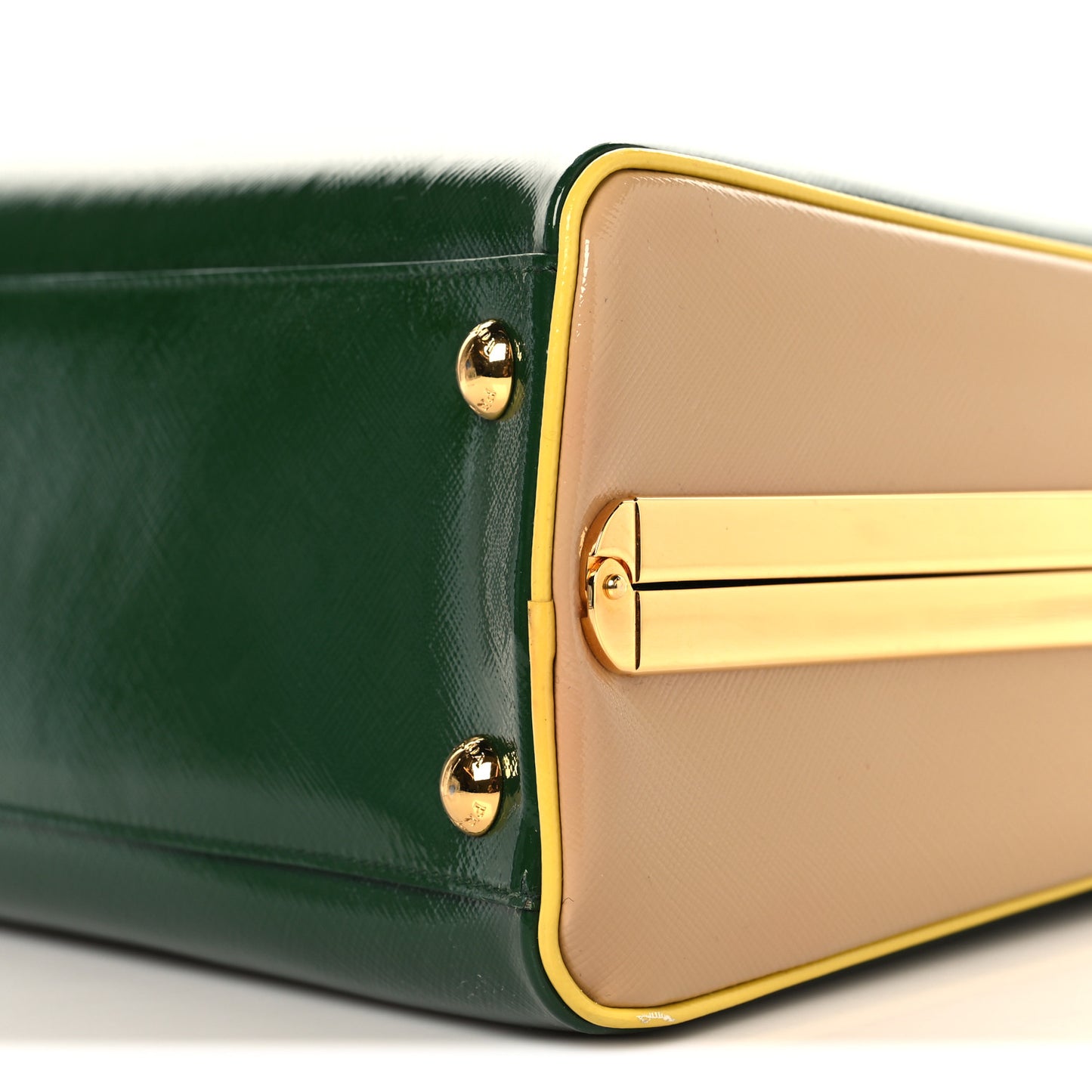 Saffiano Vernice Pyramid Bag Larice Sabbia