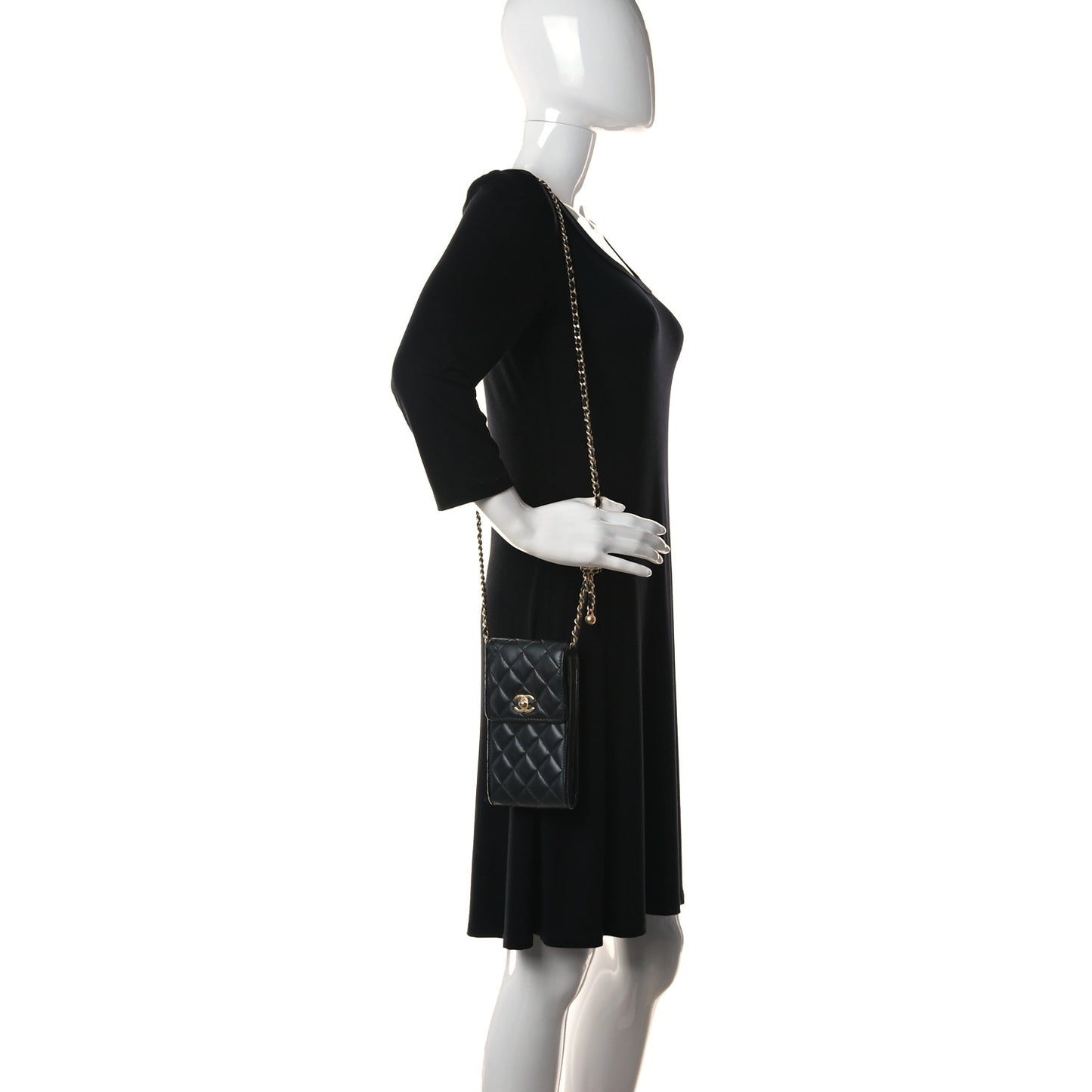 Lambskin Quilted Pearl Crush Phone Holder With Chain Black