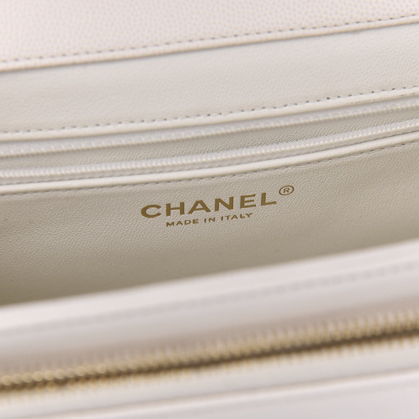 Caviar Quilted Large Business Affinity Flap White