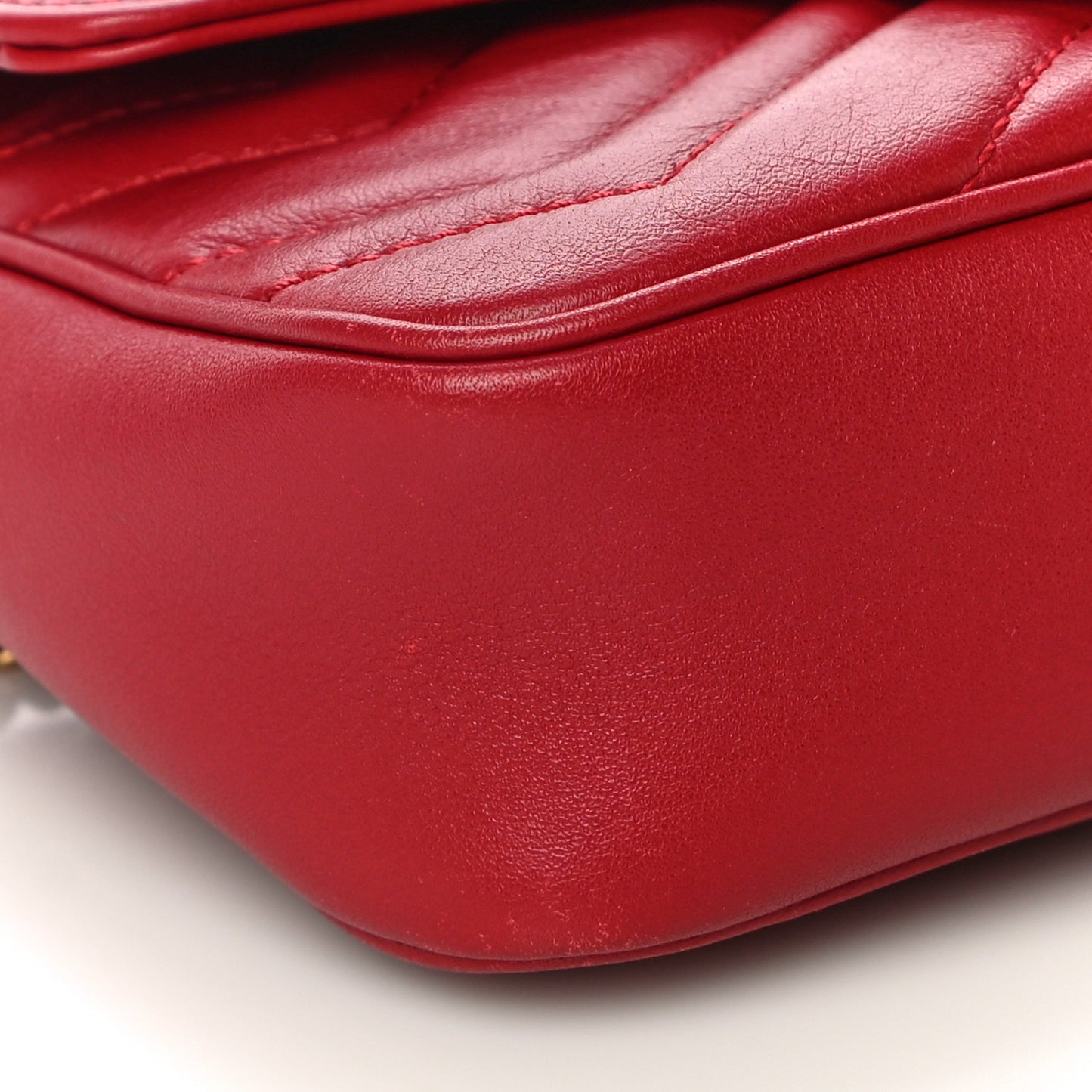 Calfskin Matelasse Super Mini GG Marmont Shoulder Bag Hibiscus Red