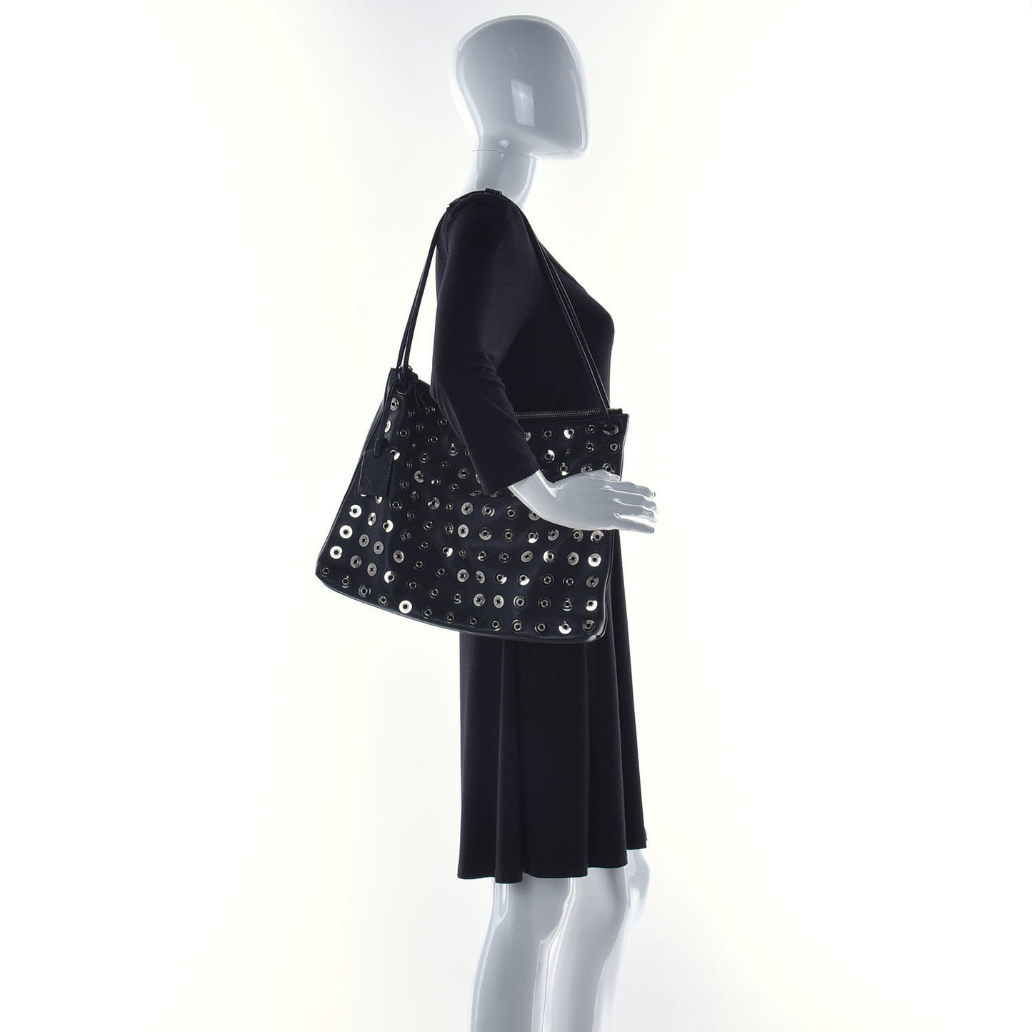 Calfskin Medium Eyelet Hobo Black