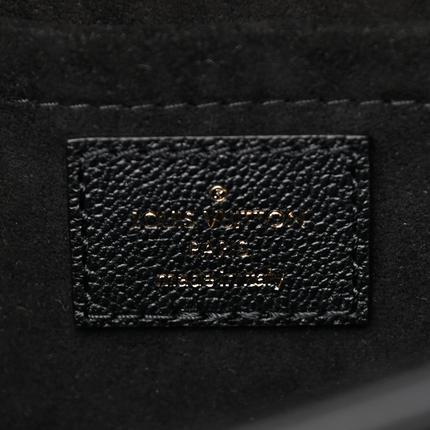 Calfskin Monogram Very Messenger Black