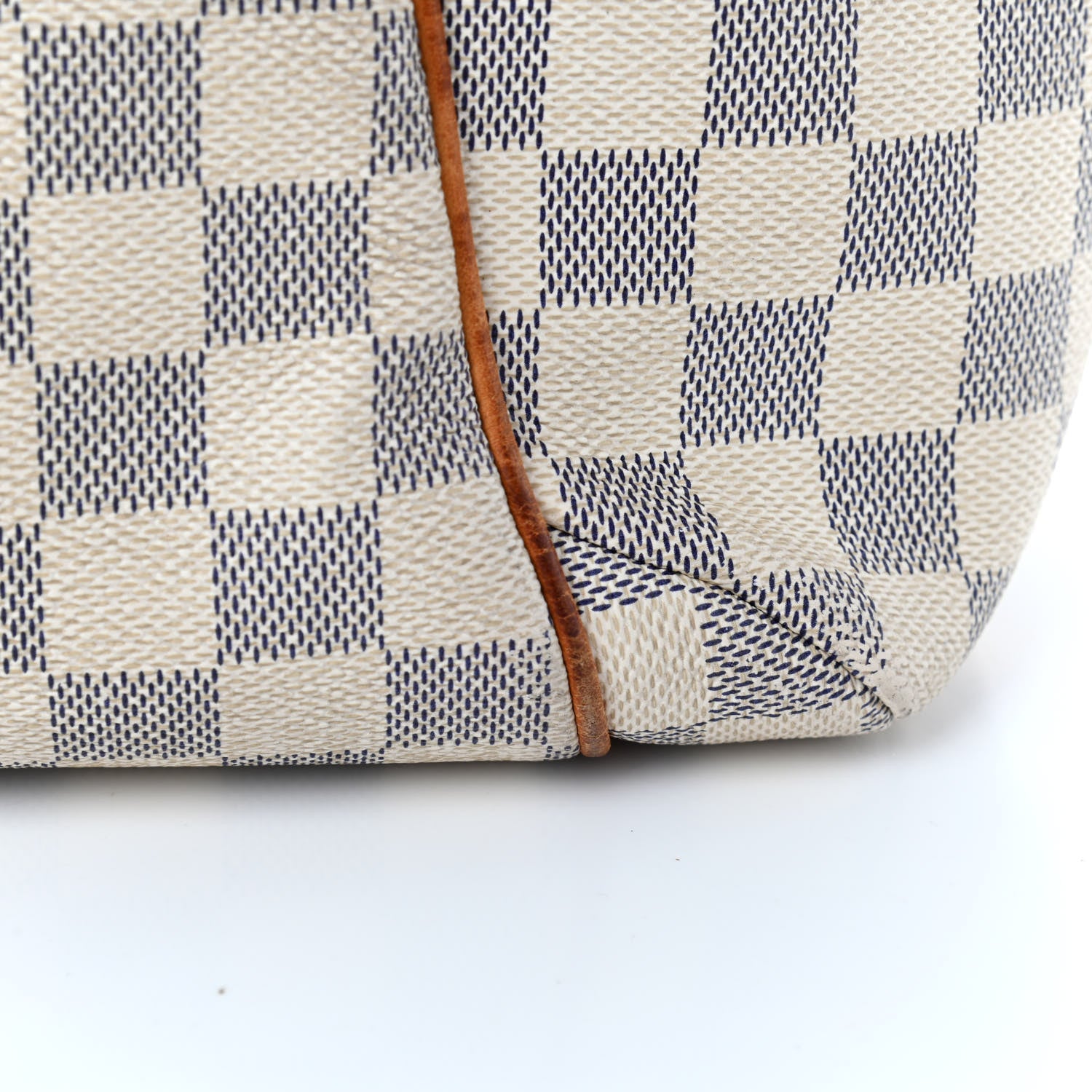 Louis Vuitton Damier Azur Totally MM 22 of 22